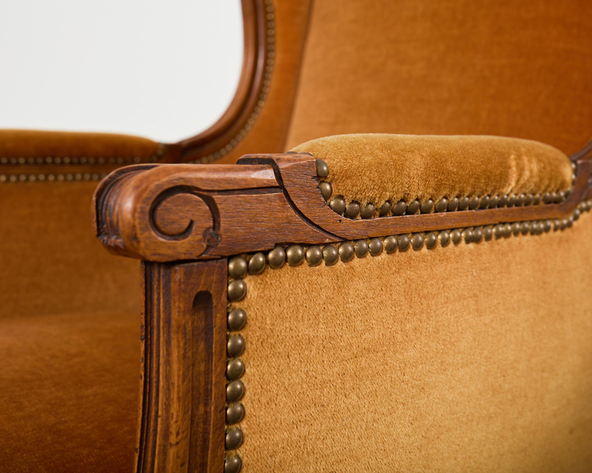 Pareja de sillones orejeros Bergere á Oreilles estilo Luis XVI en venta 5