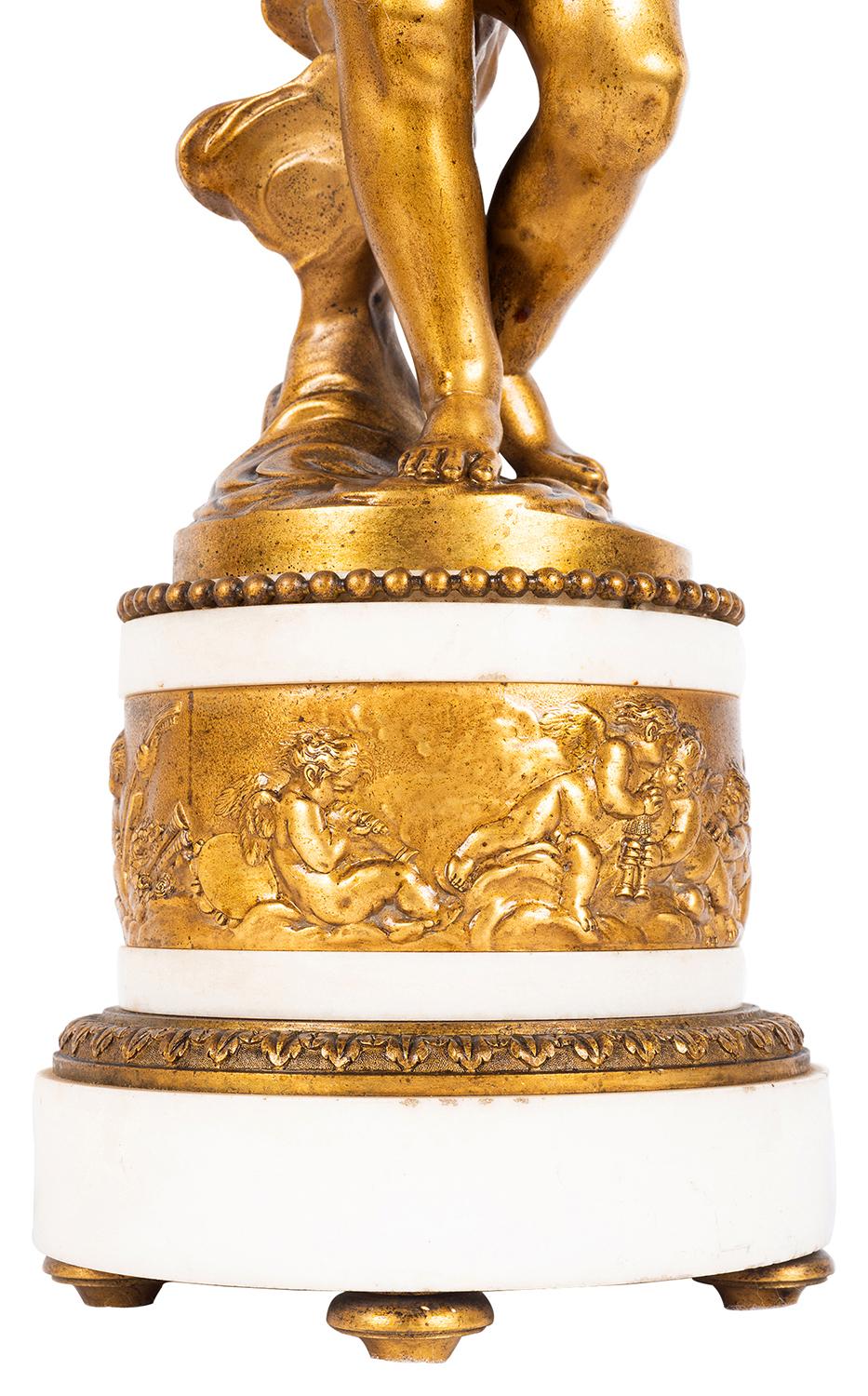 Paar Cherub-Kandelaber im Louis-XVI.-Stil, 19. Jahrhundert (Goldbronze) im Angebot