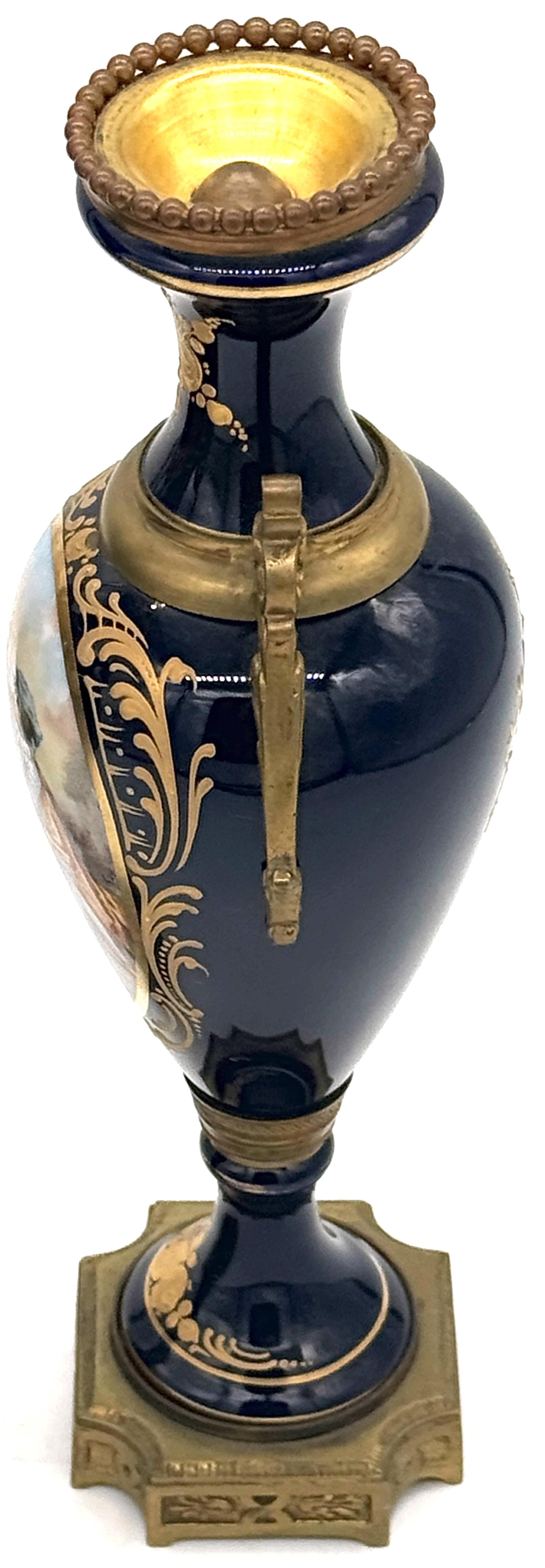 Pair Louis XVI Style Cobalt  Sevres Style Ormolu Mounted Vases in vendita 2