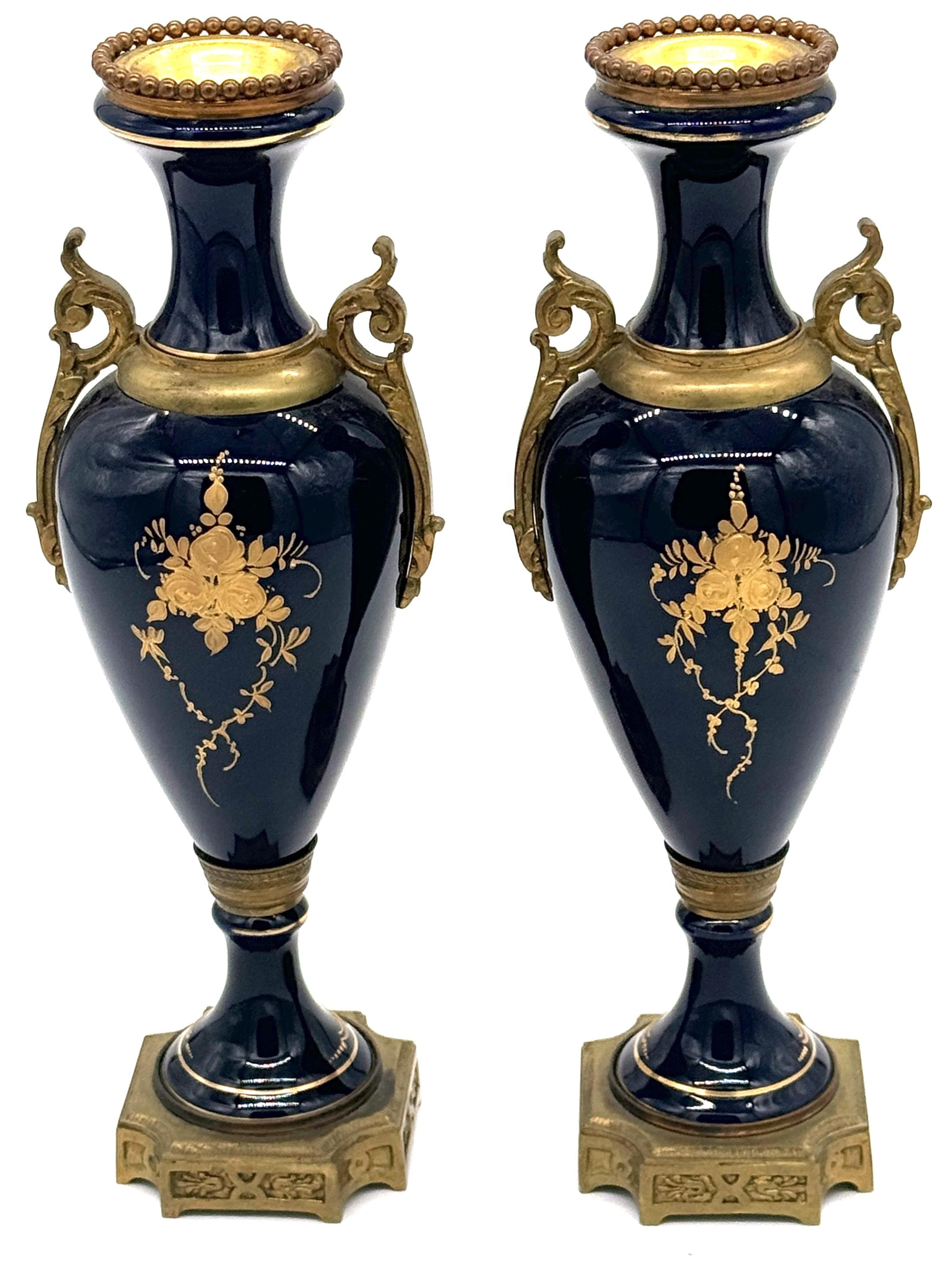 Pair Louis XVI Style Cobalt  Sevres Style Ormolu Mounted Vases in vendita 4