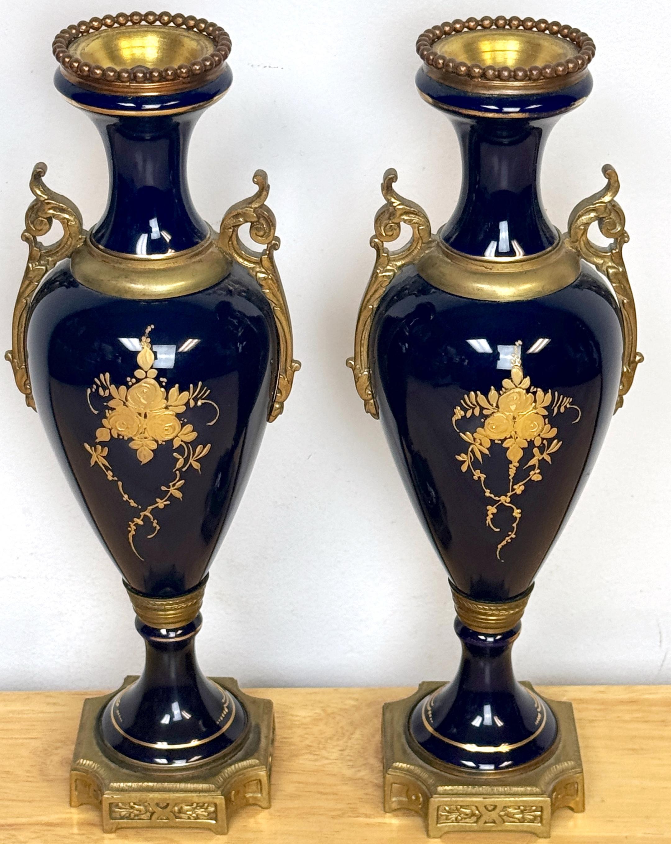 Pair Louis XVI Style Cobalt  Sevres Style Ormolu Mounted Vases In condizioni buone in vendita a West Palm Beach, FL