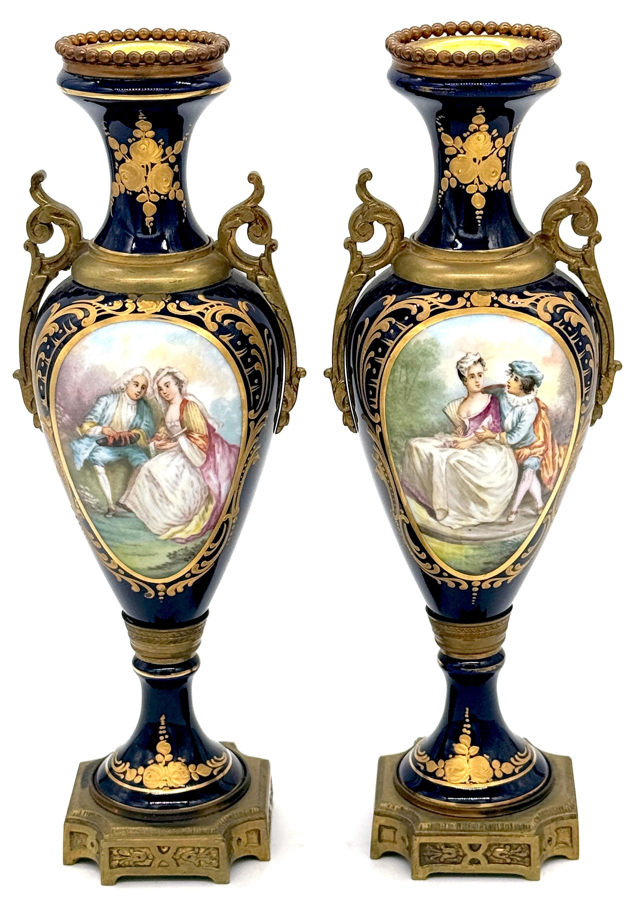 Porcellana Pair Louis XVI Style Cobalt  Sevres Style Ormolu Mounted Vases in vendita