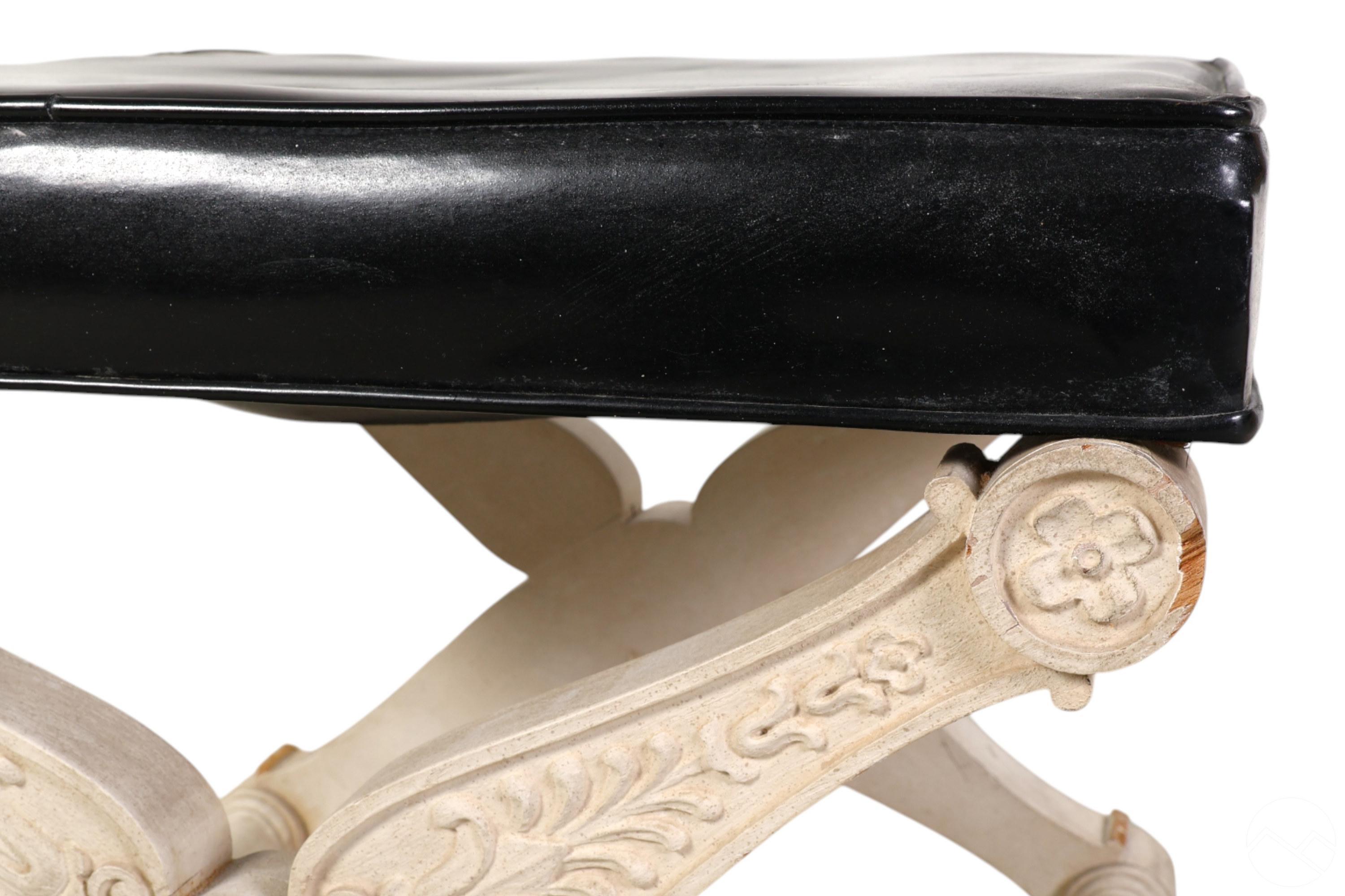 Paar Louis XVI Stil Curule Hocker im Angebot 3