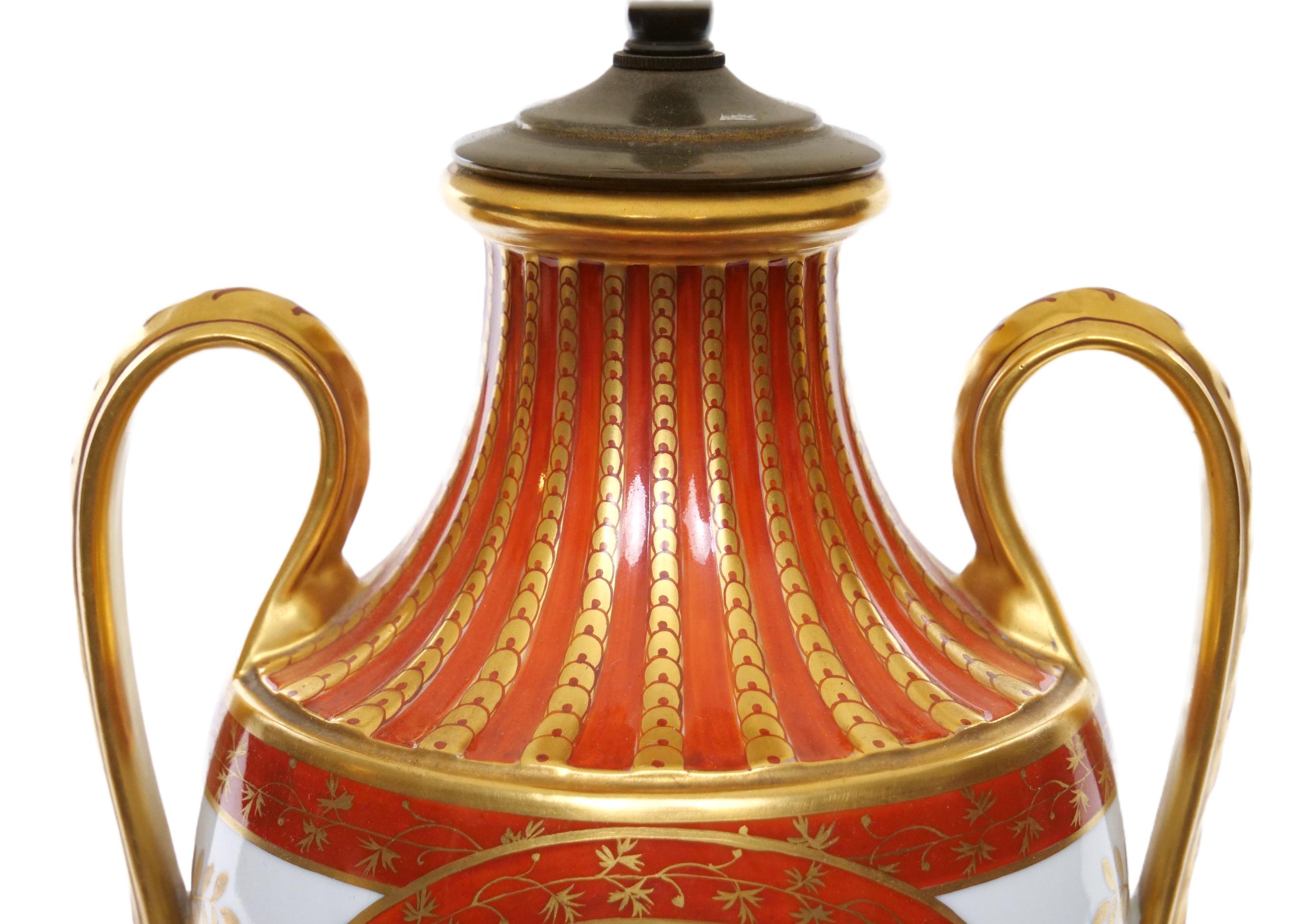 Paar französische Porzellan-/Dore-Bronze-Tischlampen im Louis-XVI.-Stil im Angebot 2
