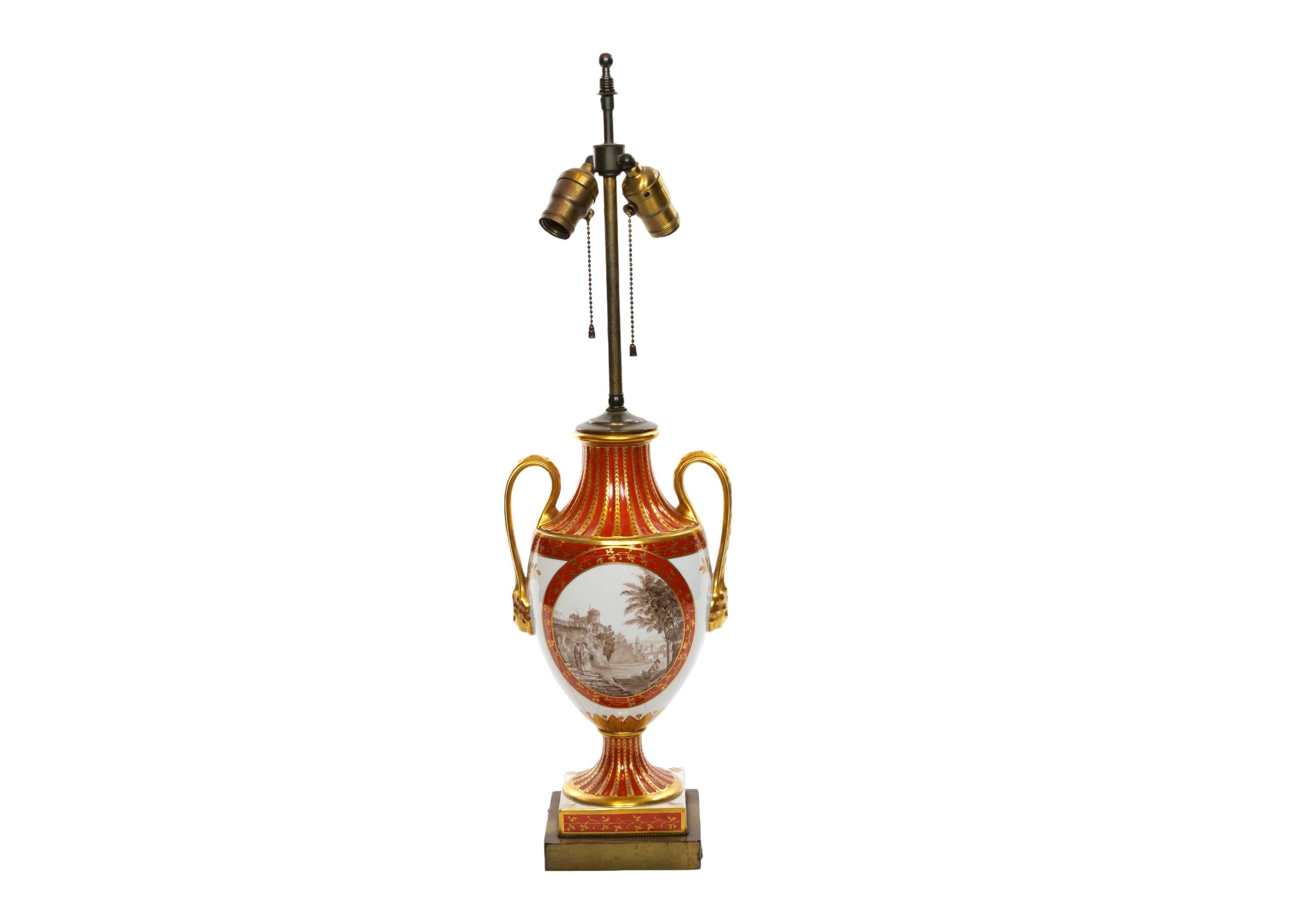 Paar französische Porzellan-/Dore-Bronze-Tischlampen im Louis-XVI.-Stil im Angebot 9