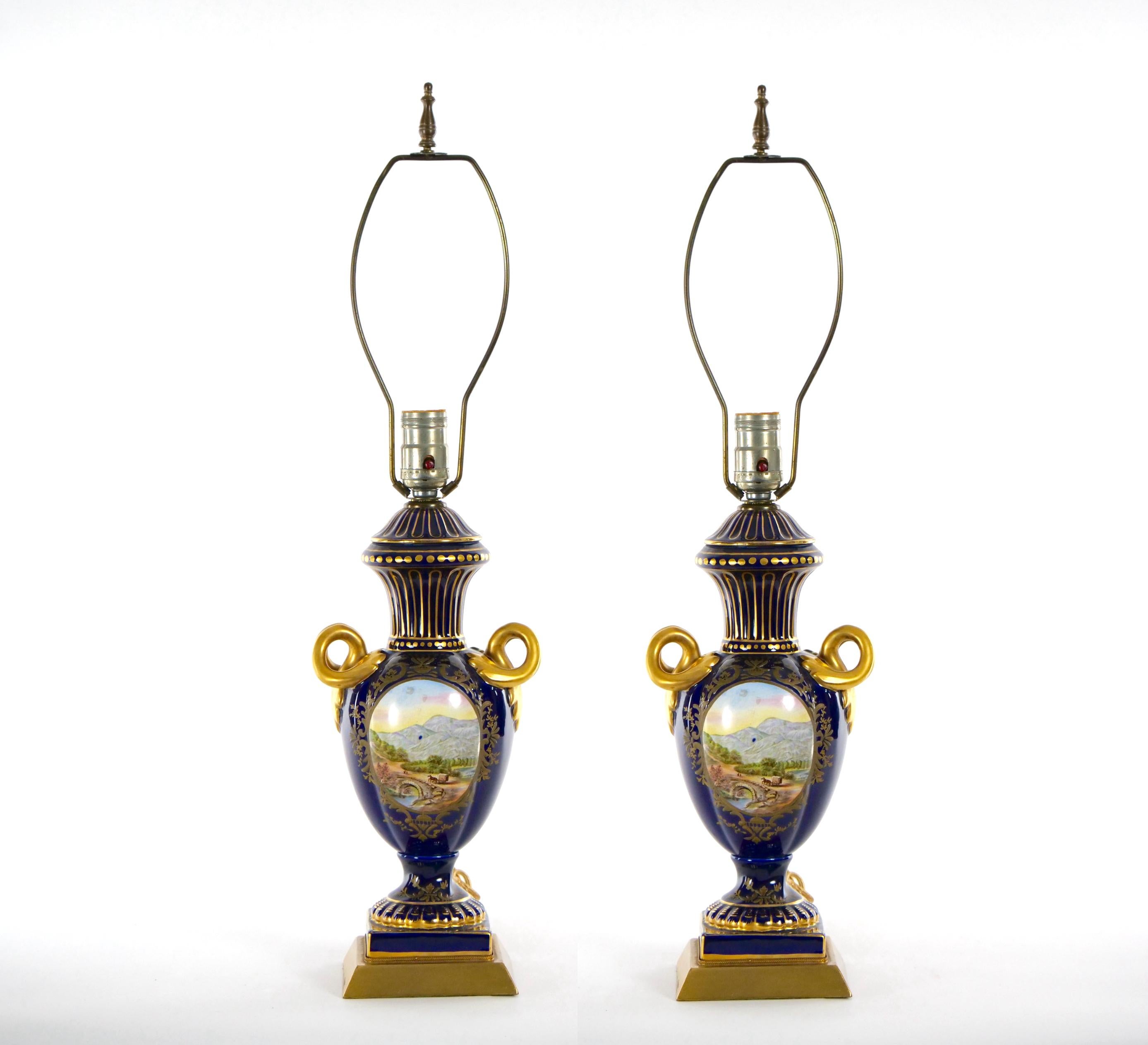Paar Louis XVI Stil Französisch Porzellan Tischlampe im Angebot 4