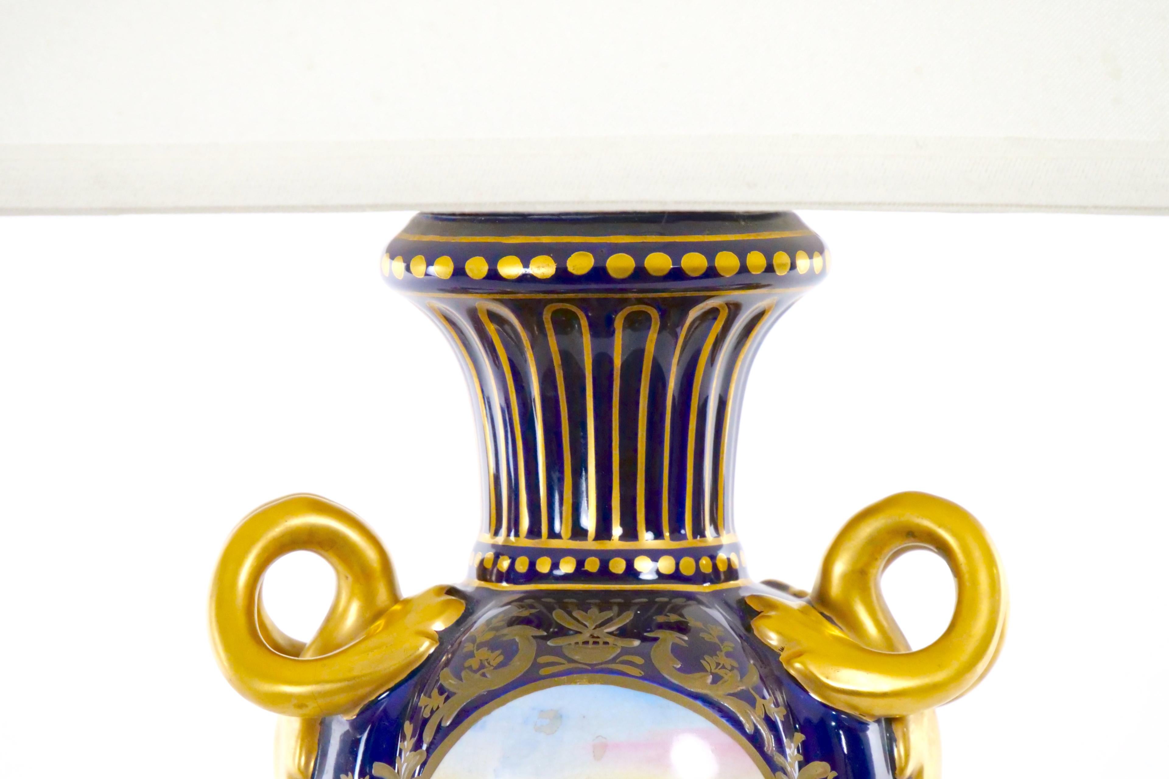 Paar Louis XVI Stil Französisch Porzellan Tischlampe im Angebot 2