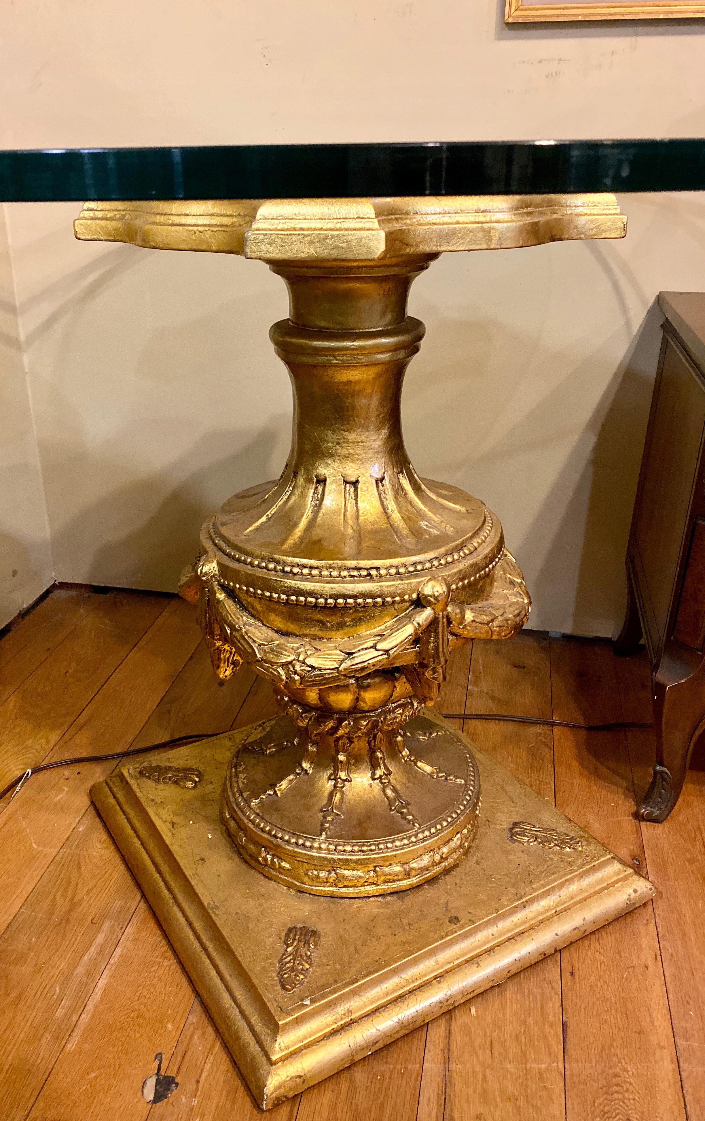 Pair Louis XVI Style Glass Top Carved Gilt Pedestal Center Tables / End Tables In Good Condition In Stamford, CT