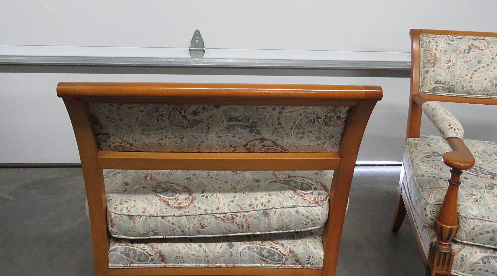 Pair of Louis XVI Style Marquis Attributed to Grosfeld House In Good Condition In Swedesboro, NJ