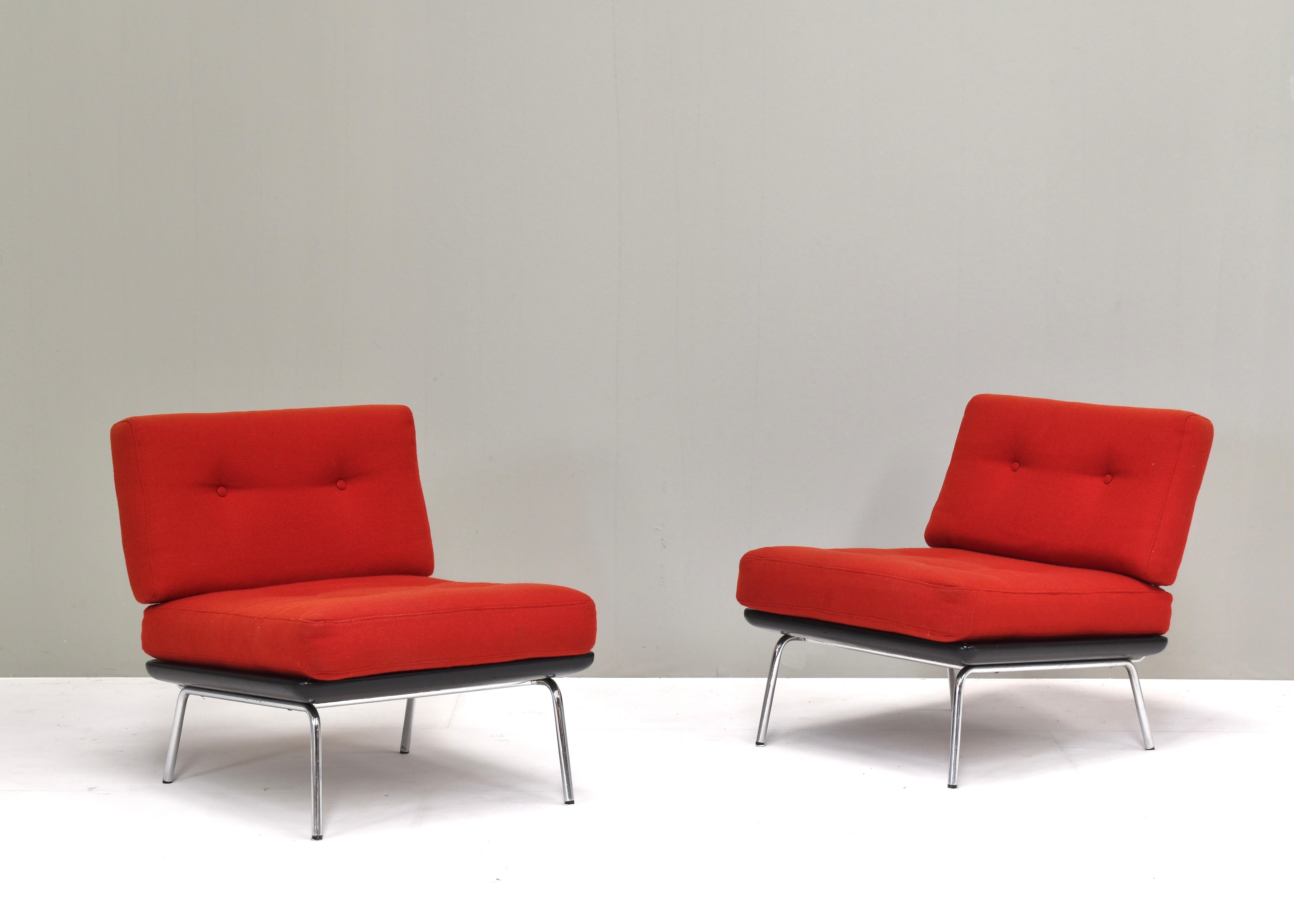 Minimalistic pair of lounge chairs by or in the style of Martin Visser or Kho Liang Ie - Netherlands, circa 1960.
Designer: By or in the style of Martin Visser or Kho Liang Ie
Manufacturer: By or in the style of ‘t Spectrum or Artifort
Country: