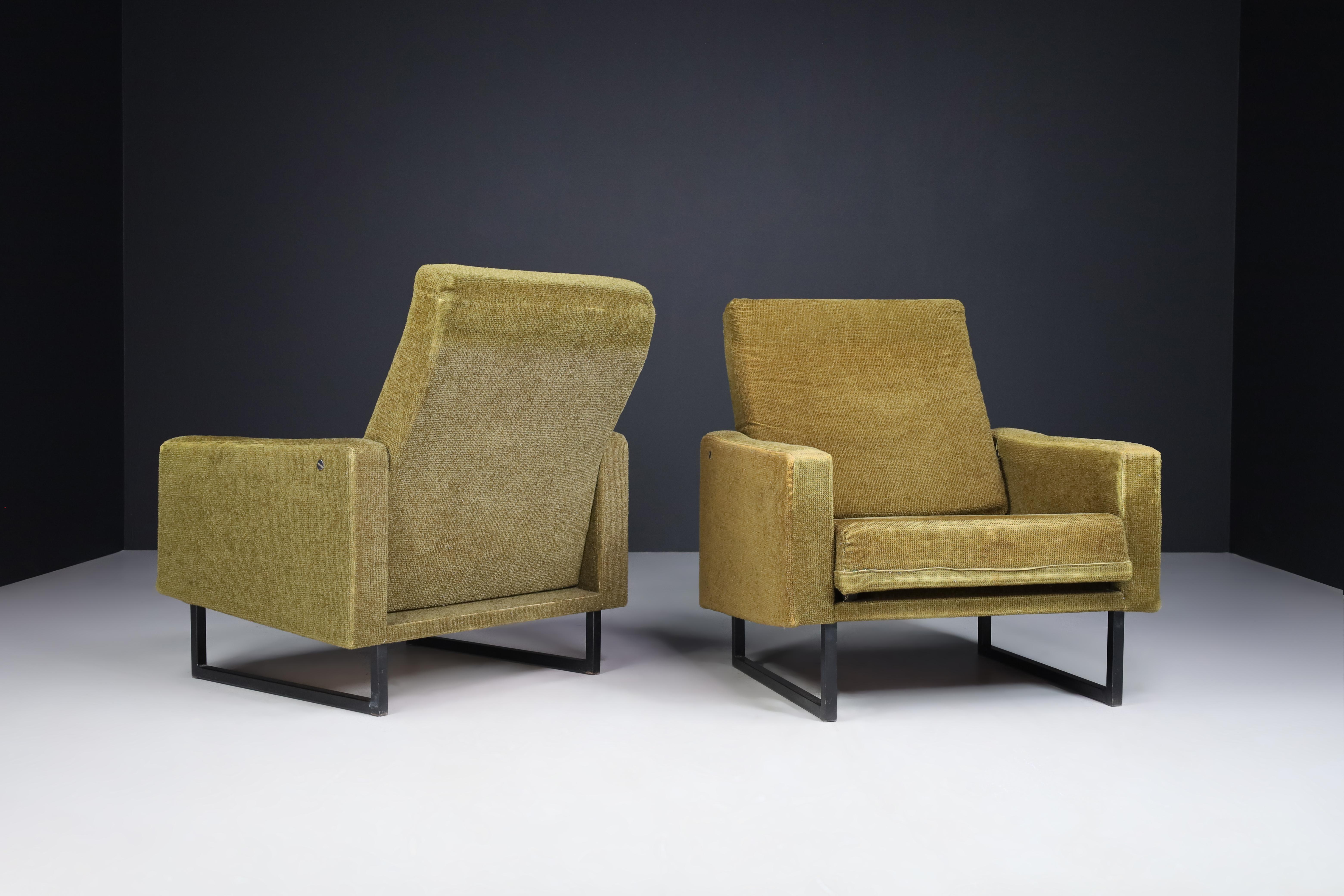 Mid-Century Modern Pair Lounge Chairs by René Jean Caillette for Steiner in Original Fabric, 1963 For Sale