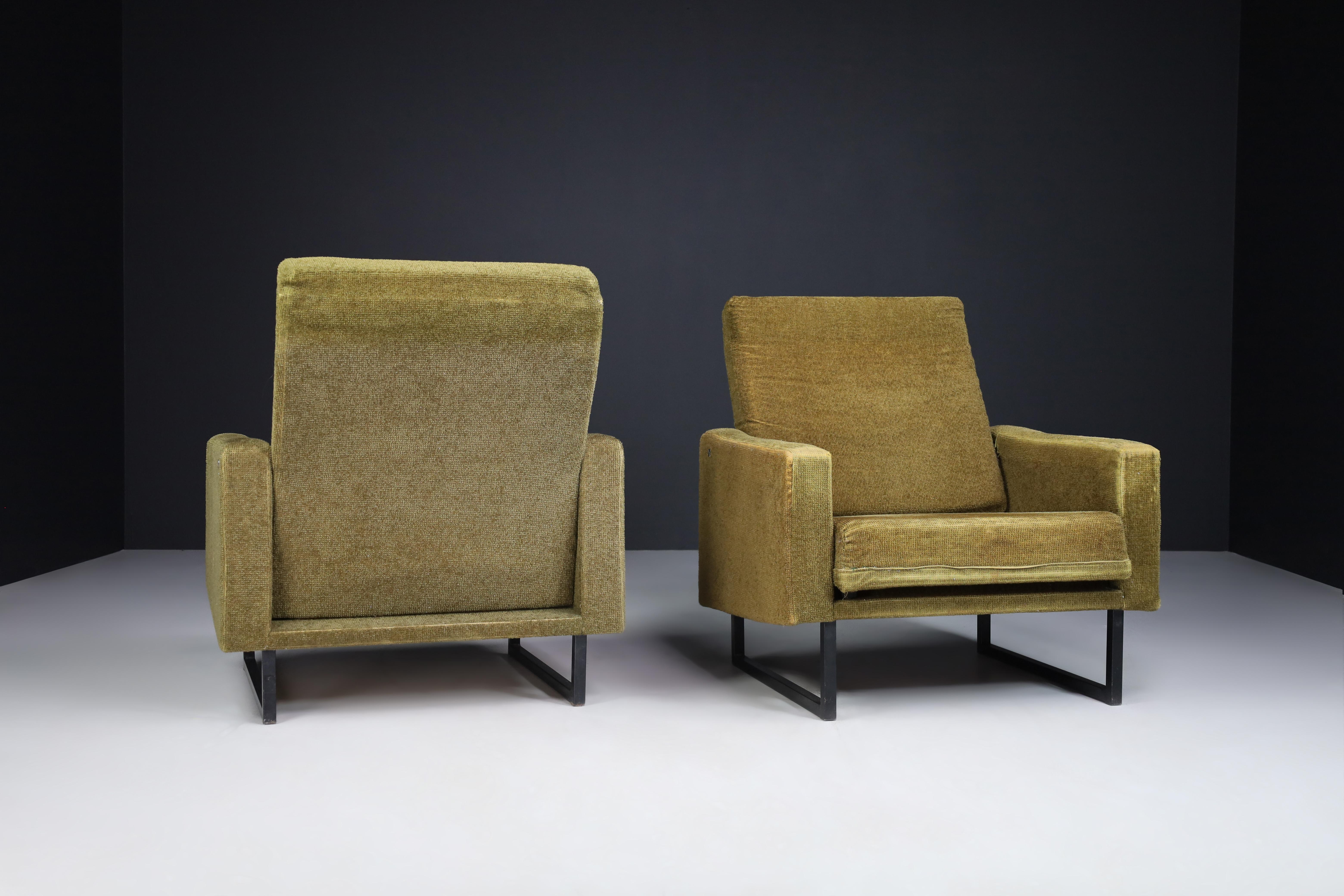 Pair Lounge Chairs by René Jean Caillette for Steiner in Original Fabric, 1963 In Good Condition For Sale In Almelo, NL