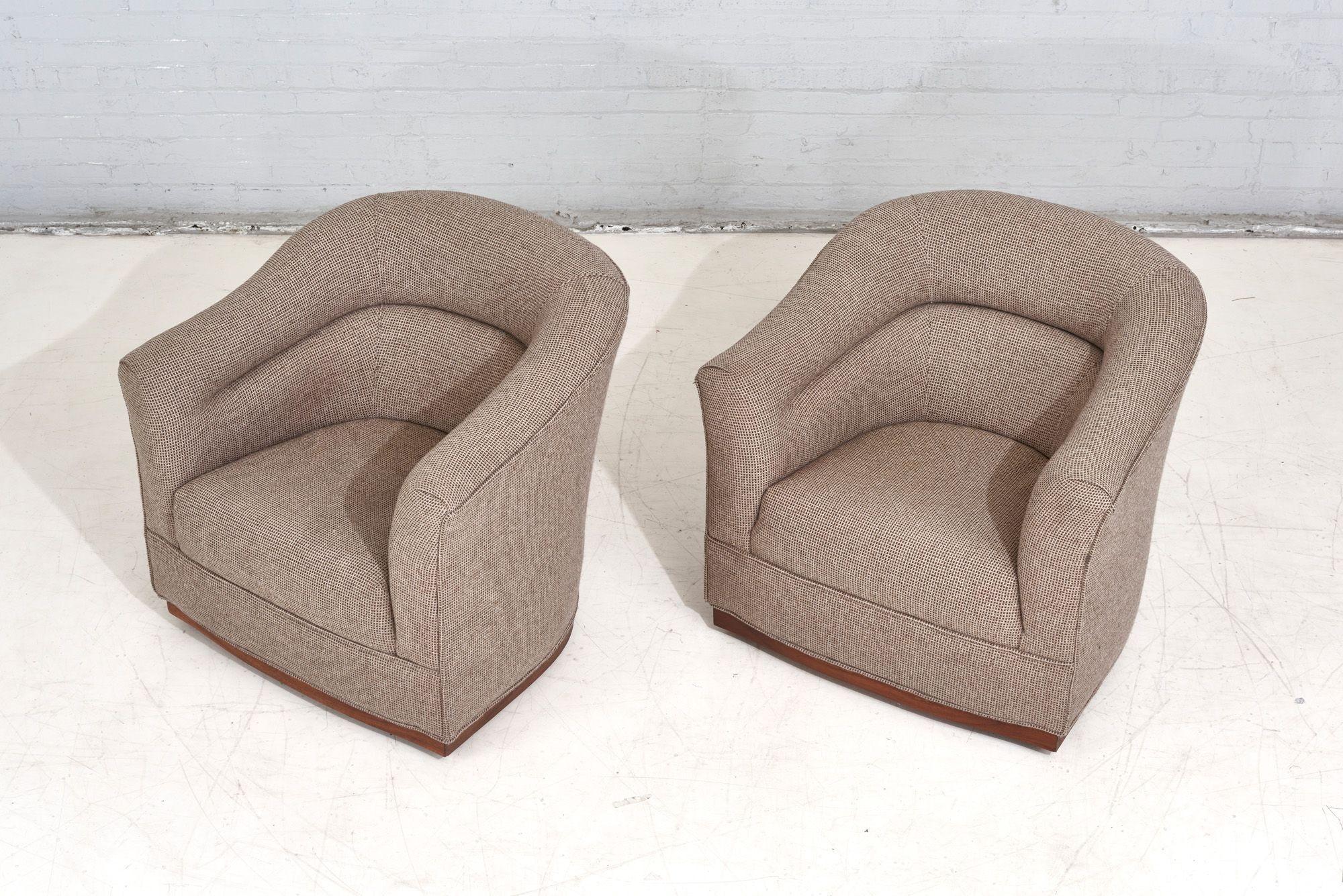 American Pair Lounge Chairs W / Walnut Plinth Base, 1960 For Sale
