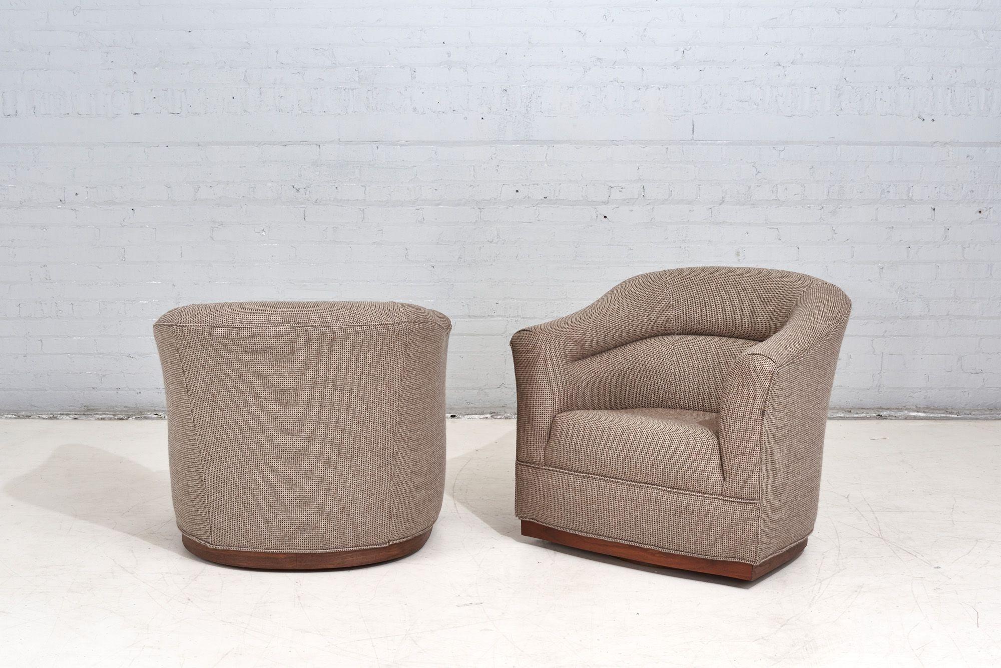 Mid-20th Century Pair Lounge Chairs W / Walnut Plinth Base, 1960 For Sale
