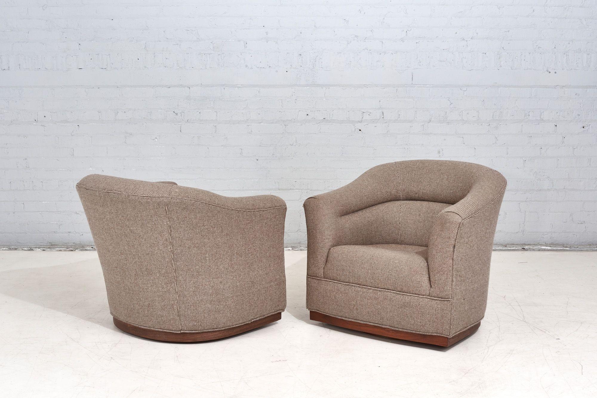 Upholstery Pair Lounge Chairs W / Walnut Plinth Base, 1960 For Sale