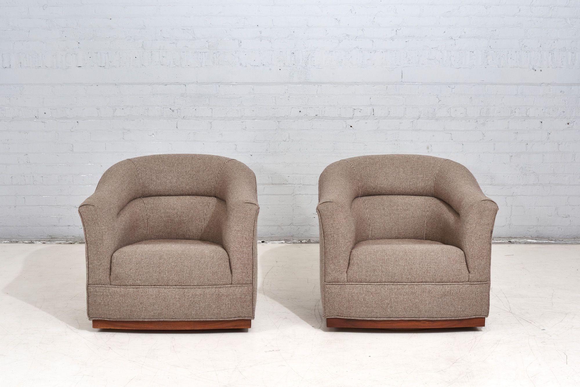 Pair Lounge Chairs W / Walnut Plinth Base, 1960 For Sale 2