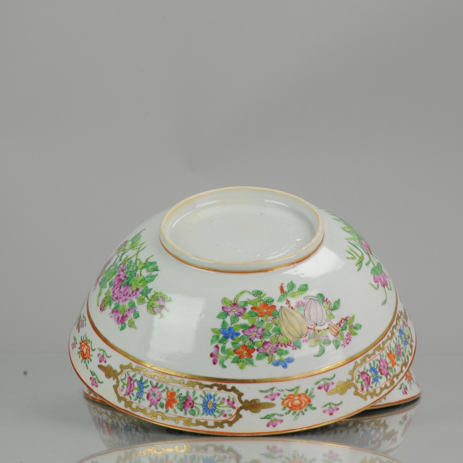 Pair of Lovely Antique Chinese Famille Rose Bowl Qing Fruits and Flower In Good Condition In Amsterdam, Noord Holland