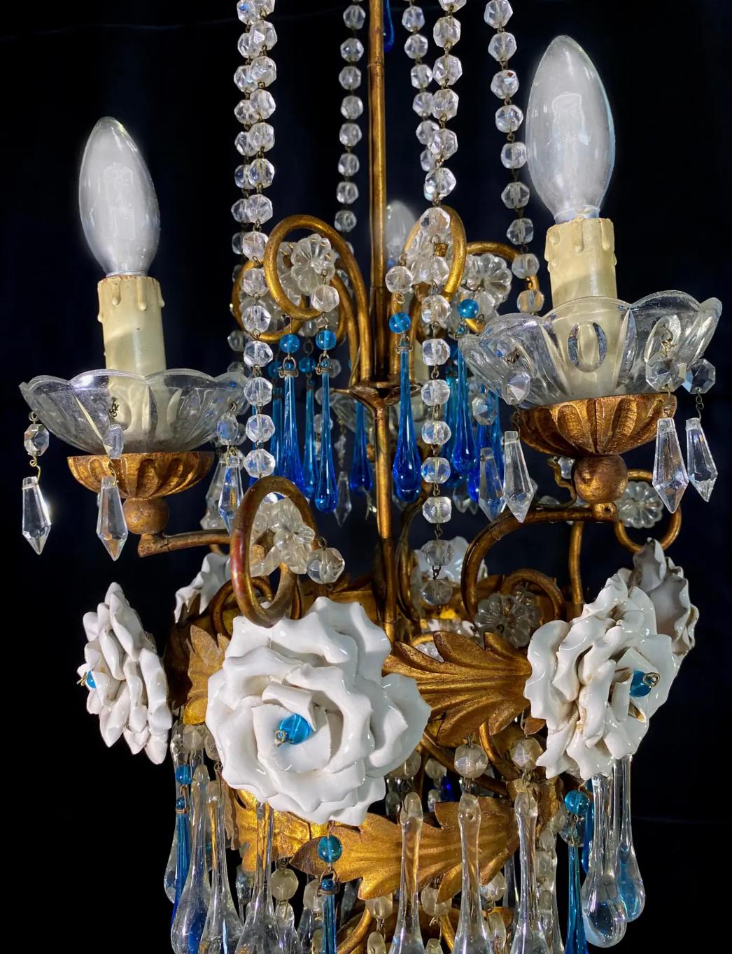 Painted Pair of Lovely Chandeliers with White Roses and Blue Drops, Murano, 1950s For Sale