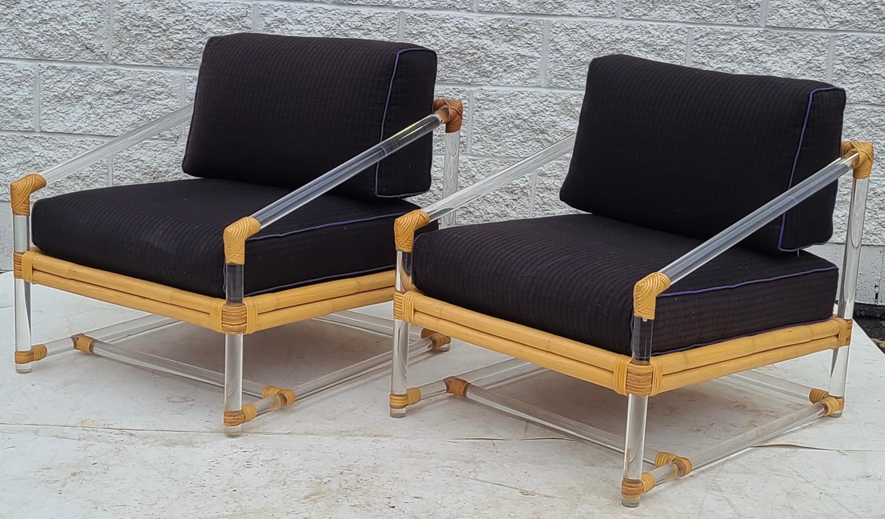 Coppia di sedie da salotto in lucite e rattan di McGuire per Four Seasons 3