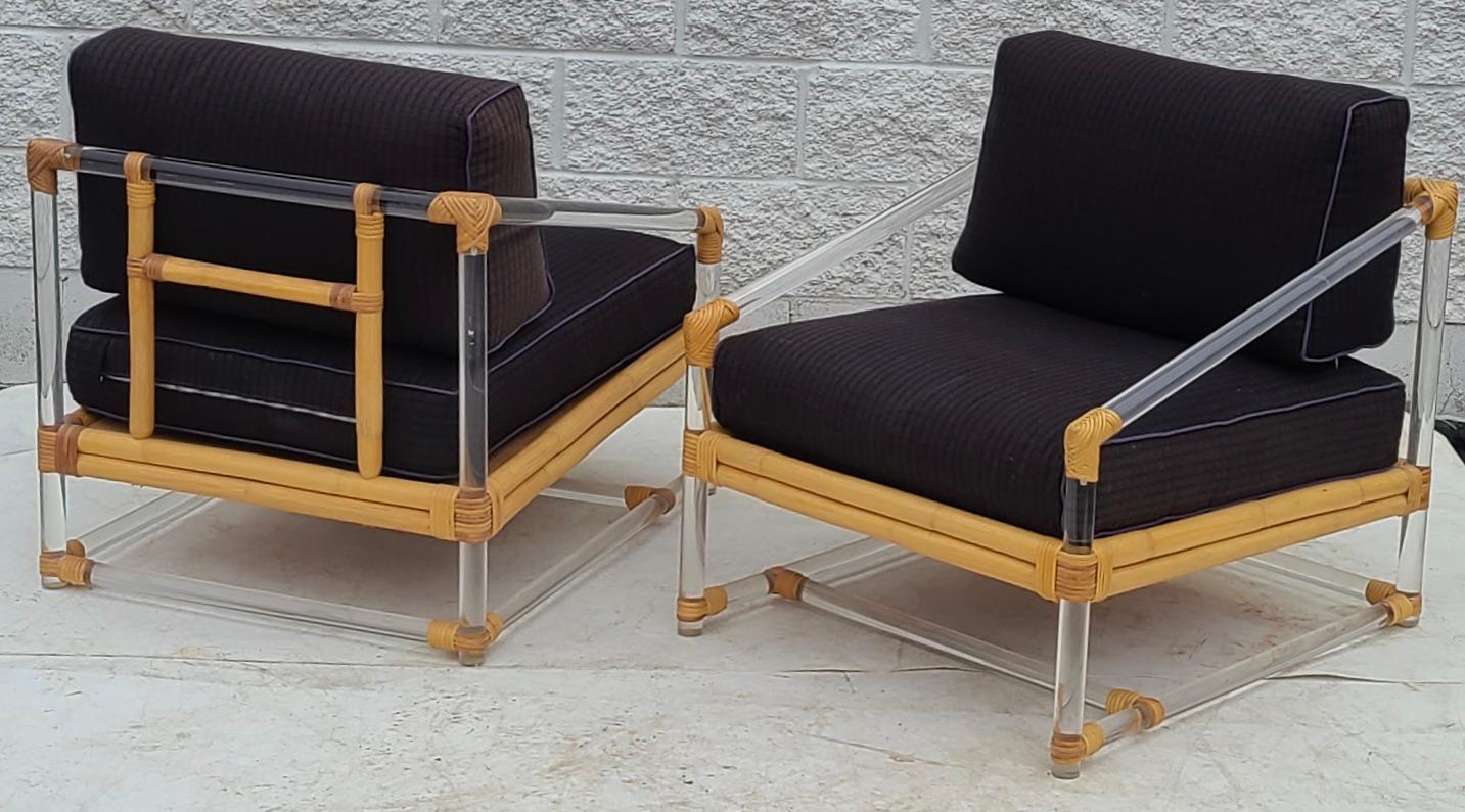 Coppia di sedie da salotto in lucite e rattan di McGuire per Four Seasons 4