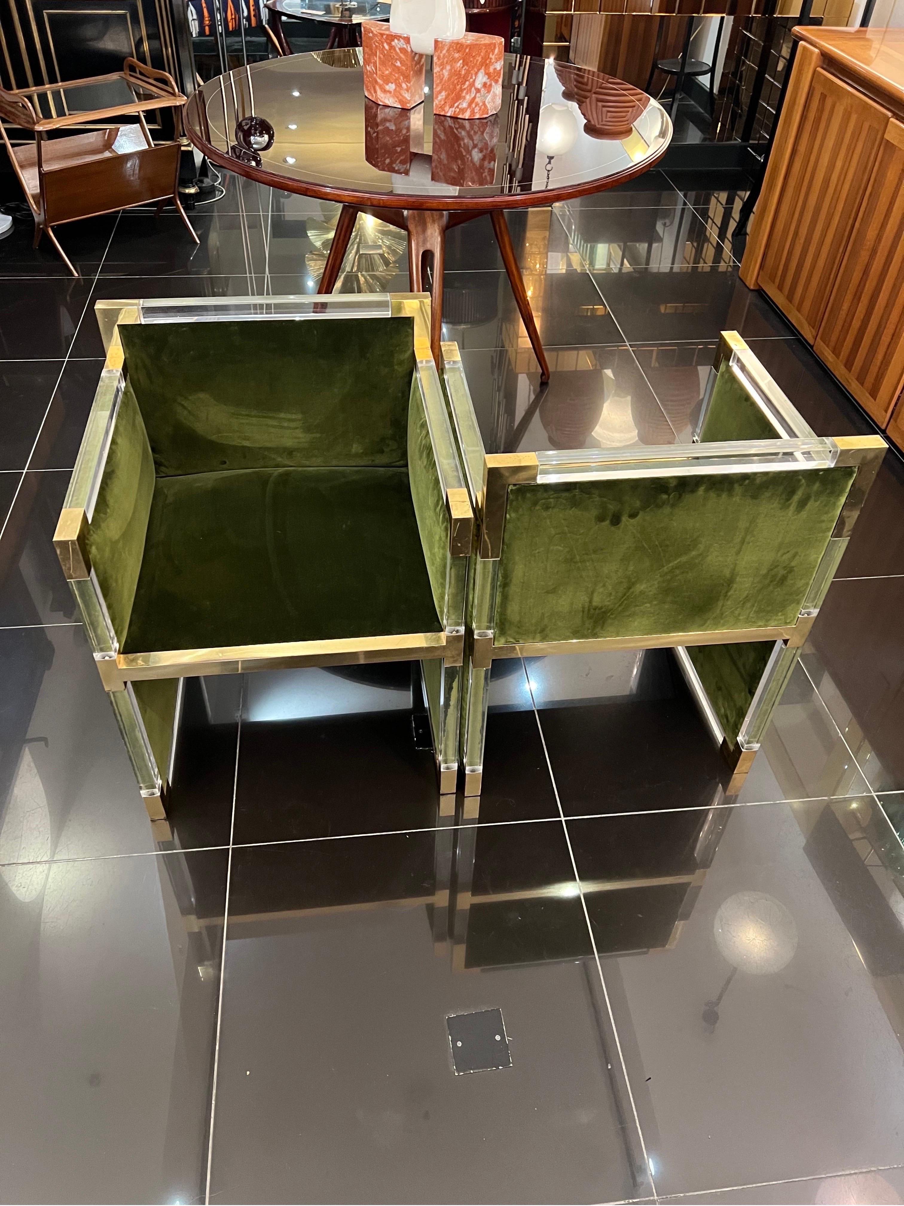 Pair lucite & brass cubicle chairs attributed to Charles Hollis Jones In Good Condition In London, GB