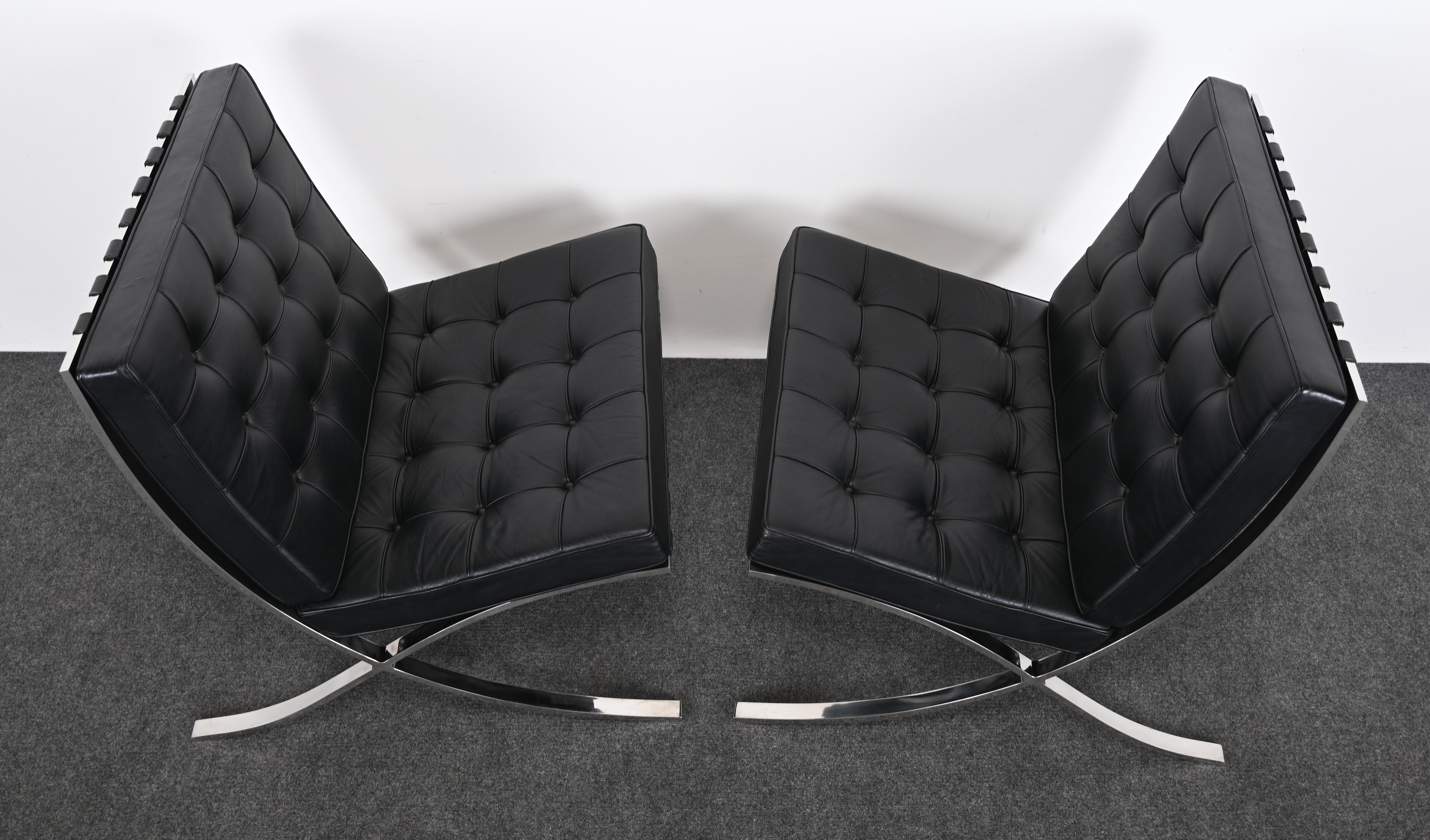 Pair Ludwig Mies van der Rohe Barcelona Chairs for Knoll Associates, Inc., 1960s In Good Condition In Hamburg, PA
