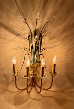 Coppia di rari e lussuosi apparecchi da parete a 4 bracci in cristallo a forma di covone di grano di Banci Firenze, Italia