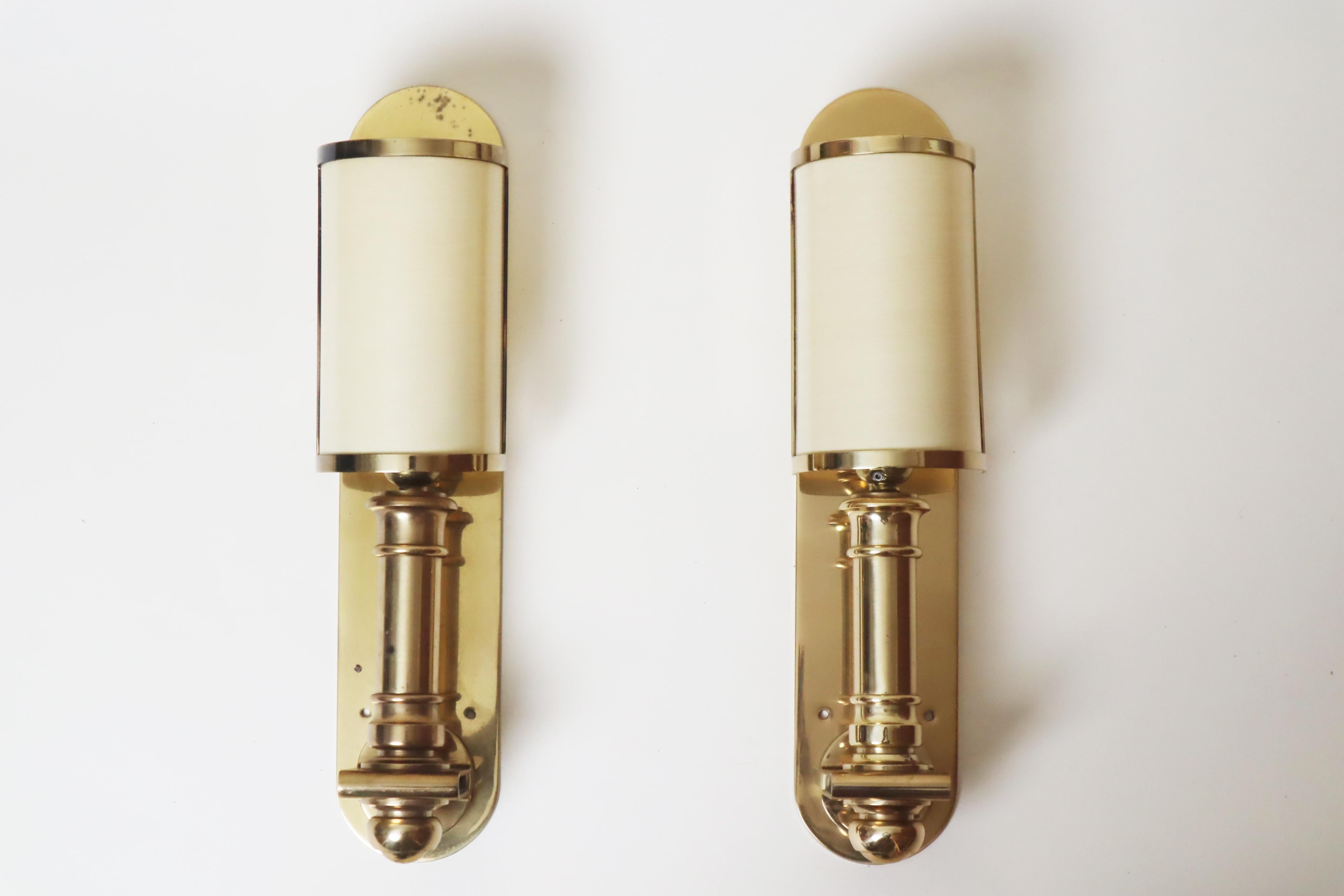 Paire de scones muraux de luxe dans le style Hollywood Regency par Metalarte en vente 3