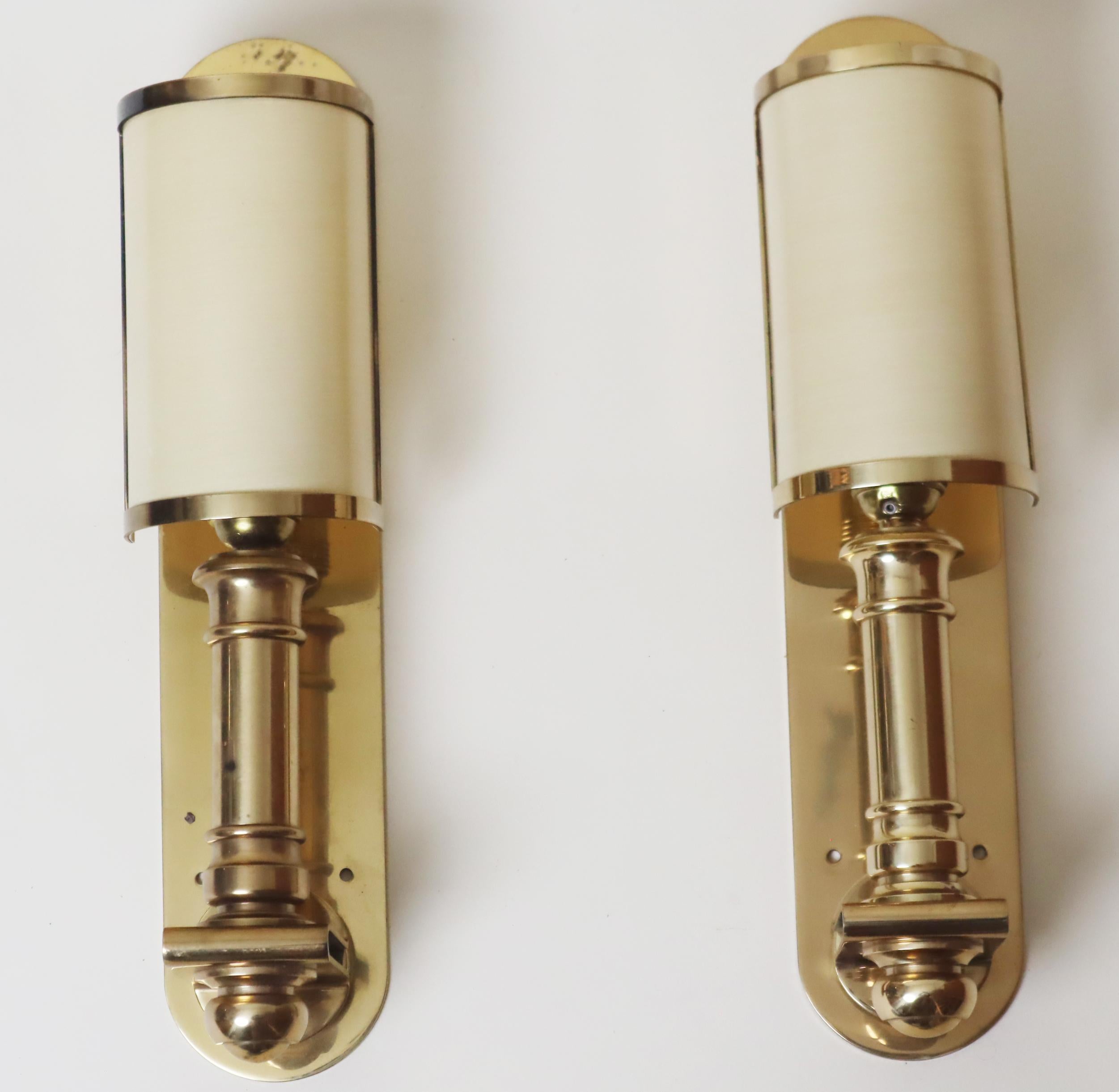 Paire de scones muraux de luxe dans le style Hollywood Regency par Metalarte en vente 4
