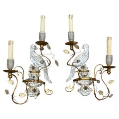 Coppia di magnifiche lampade a pappagallo francesi in ferro dorato e vetro della Maison Baguès