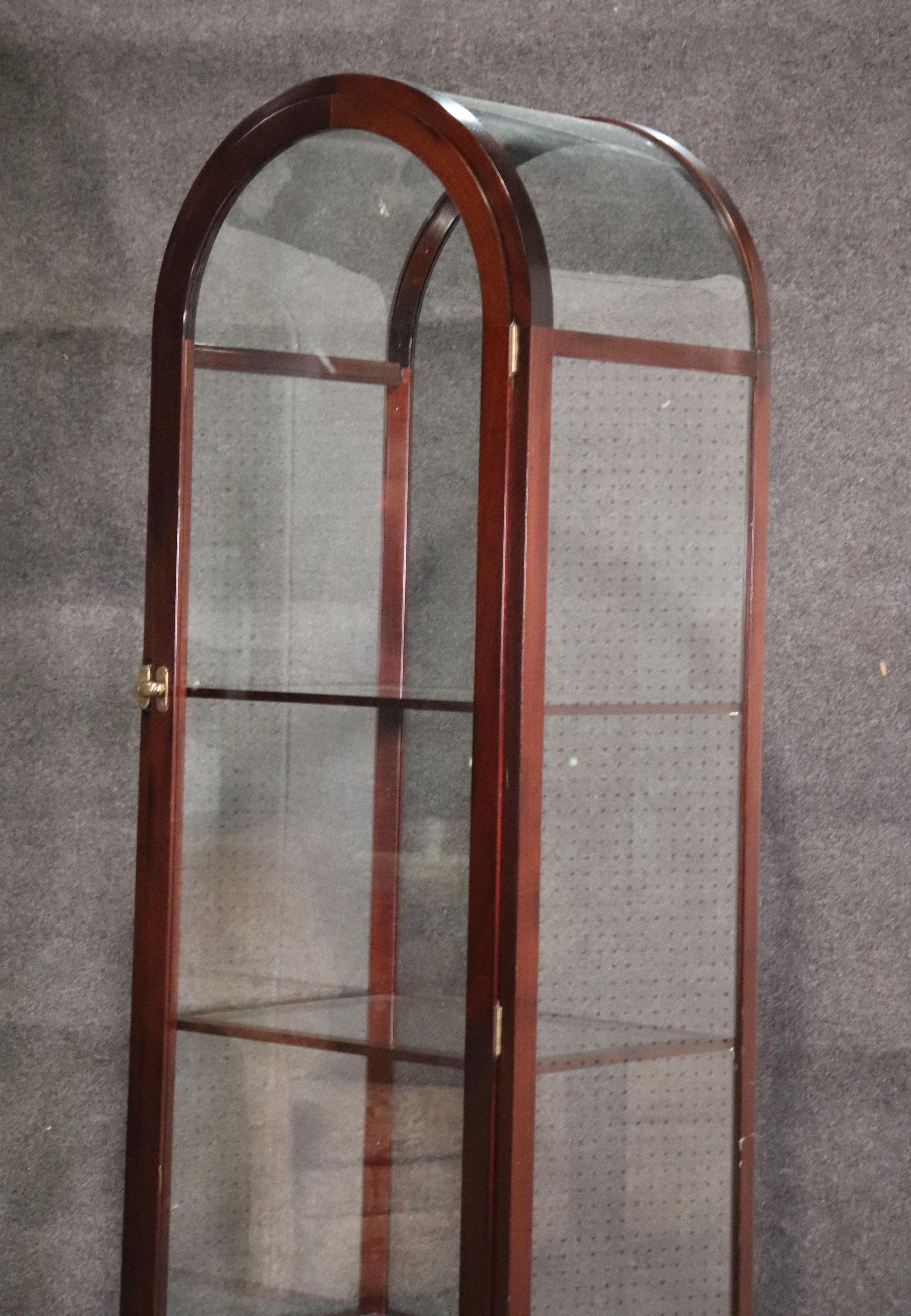 Hollywood Regency Pair of Mahogany Arched Narrow Glass Italian-Made Vitrine China Display Cabinets