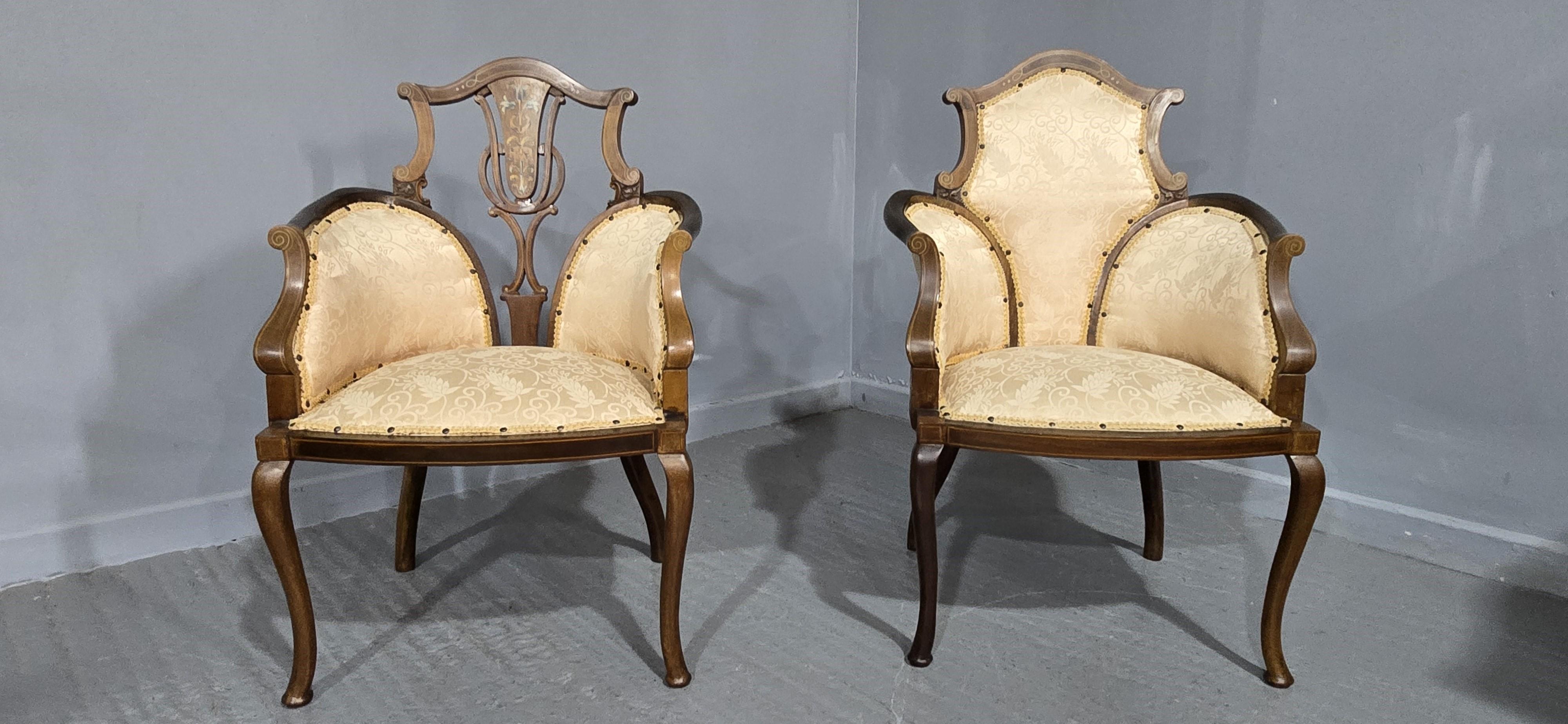 Paar Mahagoni Jugendstil Beistellstühle (Art nouveau) im Angebot