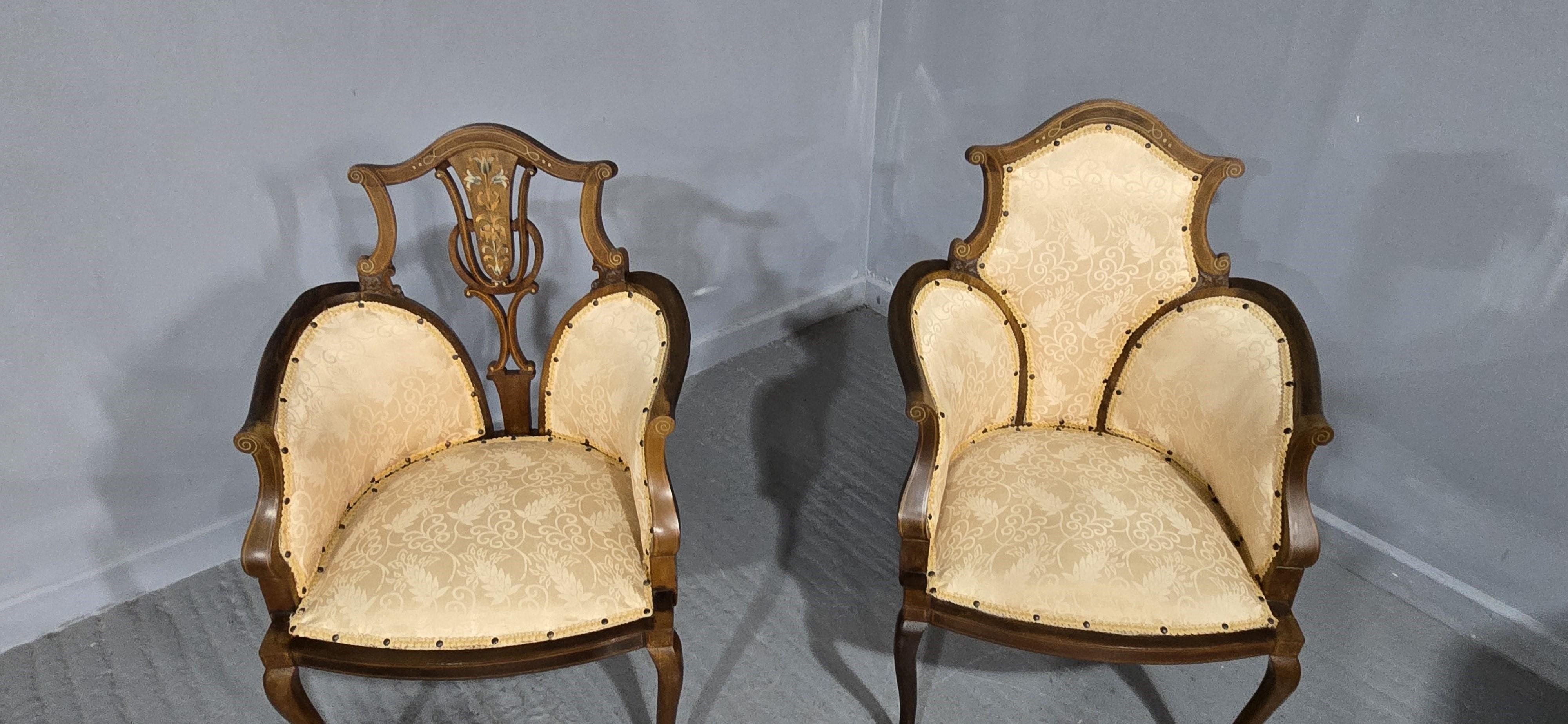 Paar Mahagoni Jugendstil Beistellstühle (Englisch) im Angebot