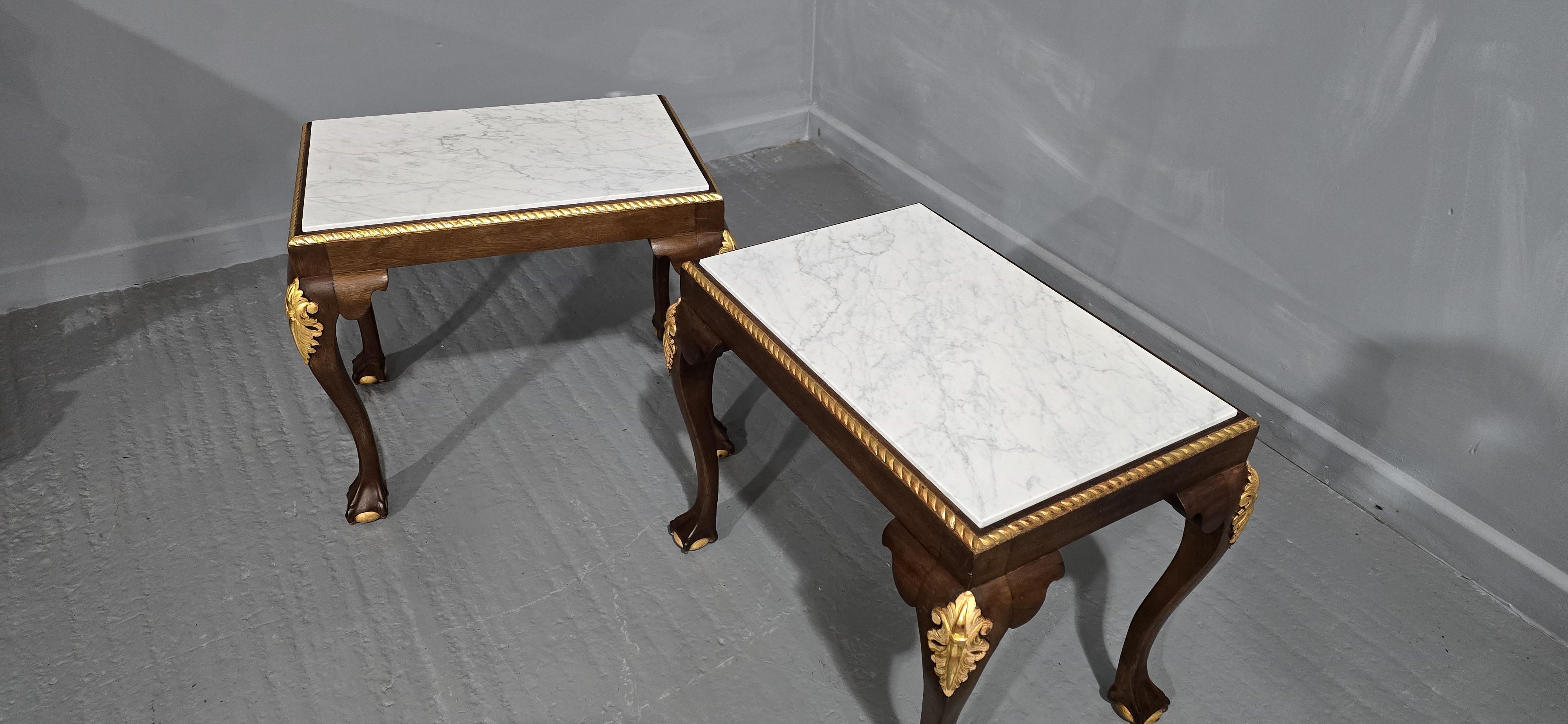 Paire de tables de lampe en acajou en vente 2