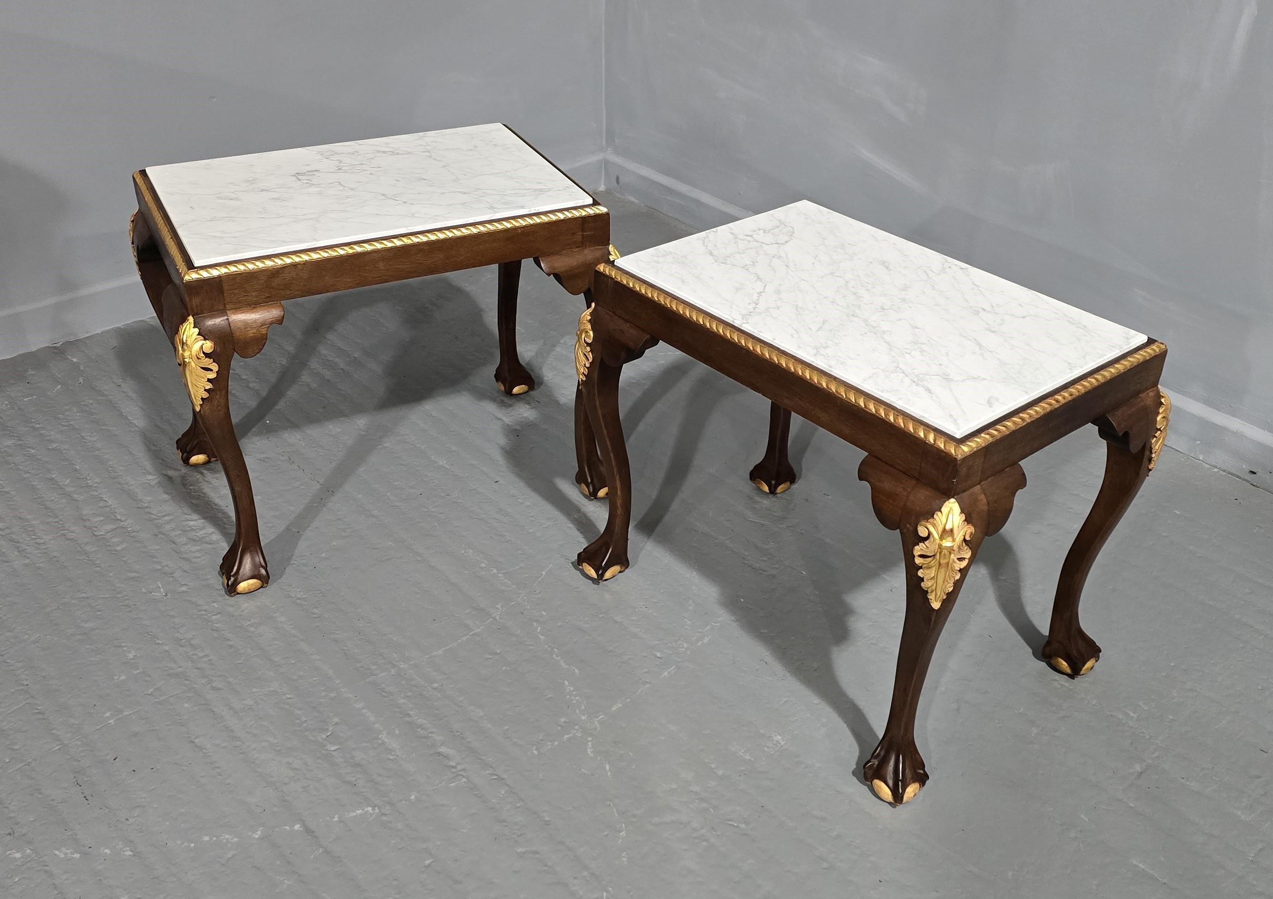 Paire de tables de lampe en acajou en vente 3