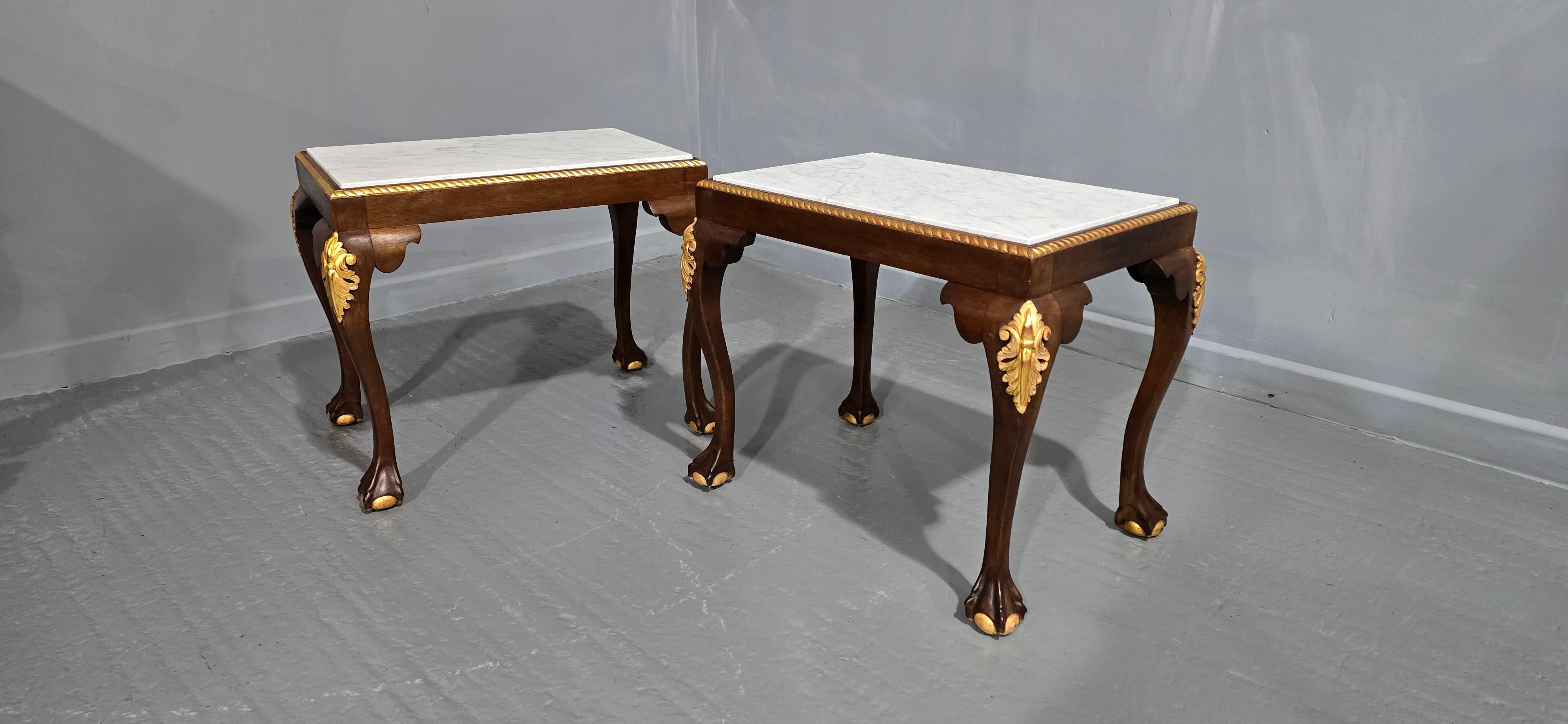 Paire de tables de lampe en acajou en vente 5