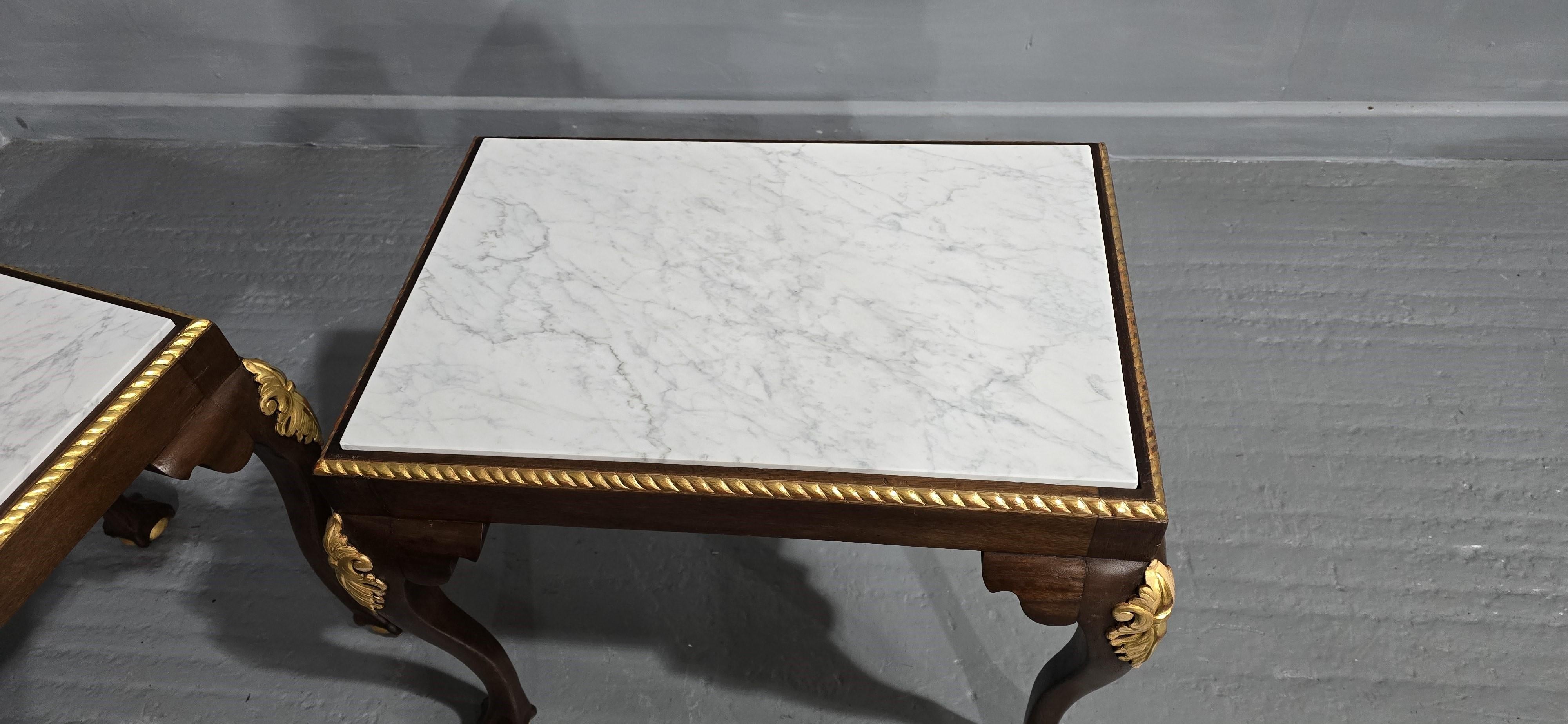 Anglais Paire de tables de lampe en acajou en vente