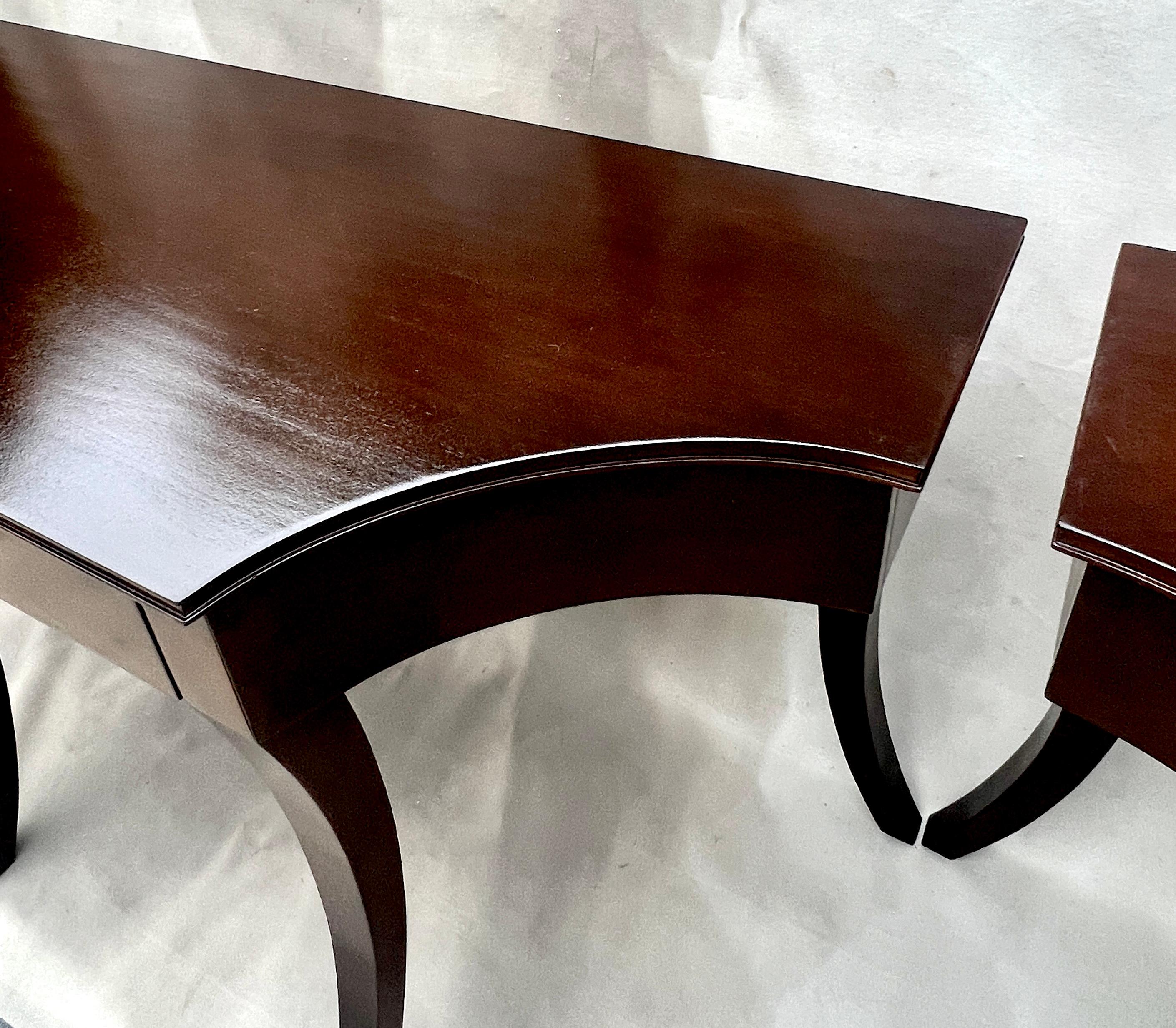 Pair Mahogany Rose Tarlow Melrose House Keats Console Tables with Three Drawers im Angebot 6
