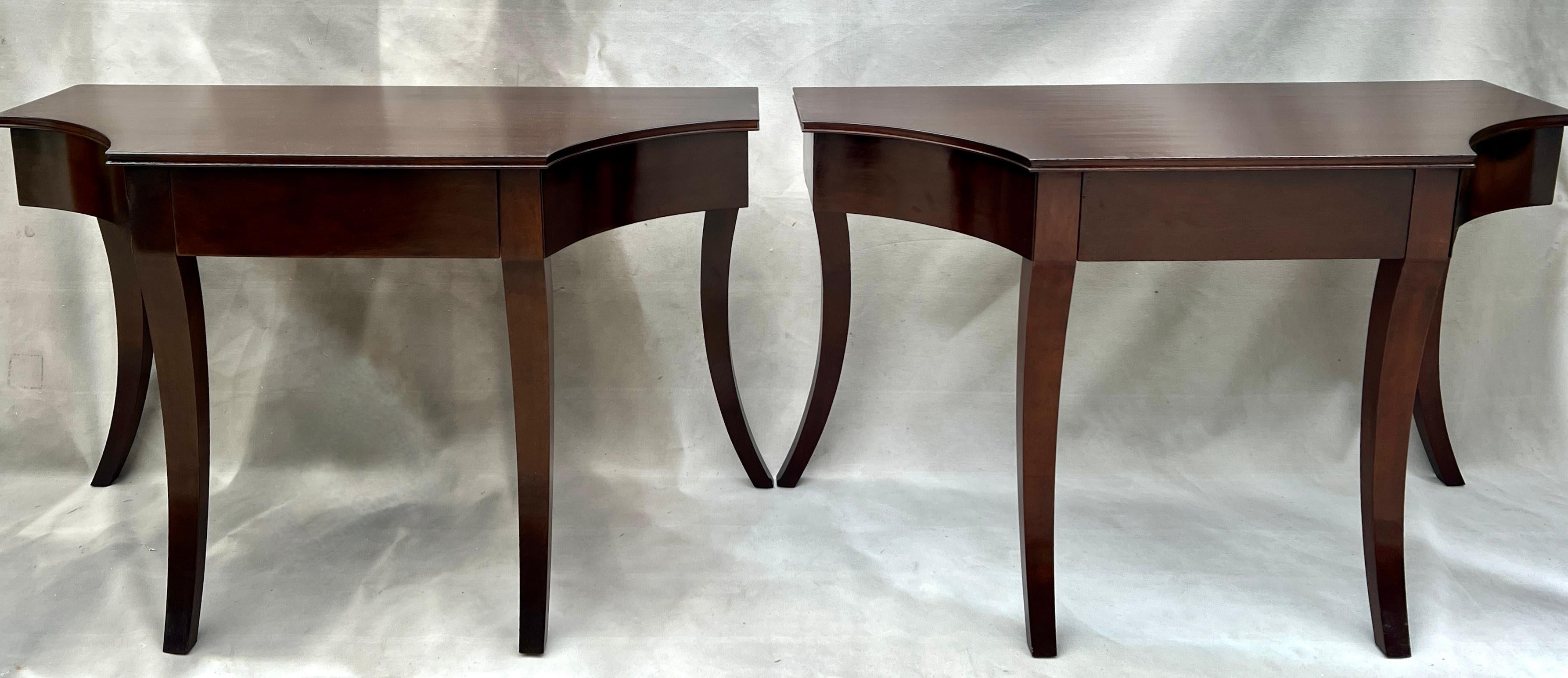 Pair Mahogany Rose Tarlow Melrose House Keats Console Tables with Three Drawers (Hollywood Regency) im Angebot