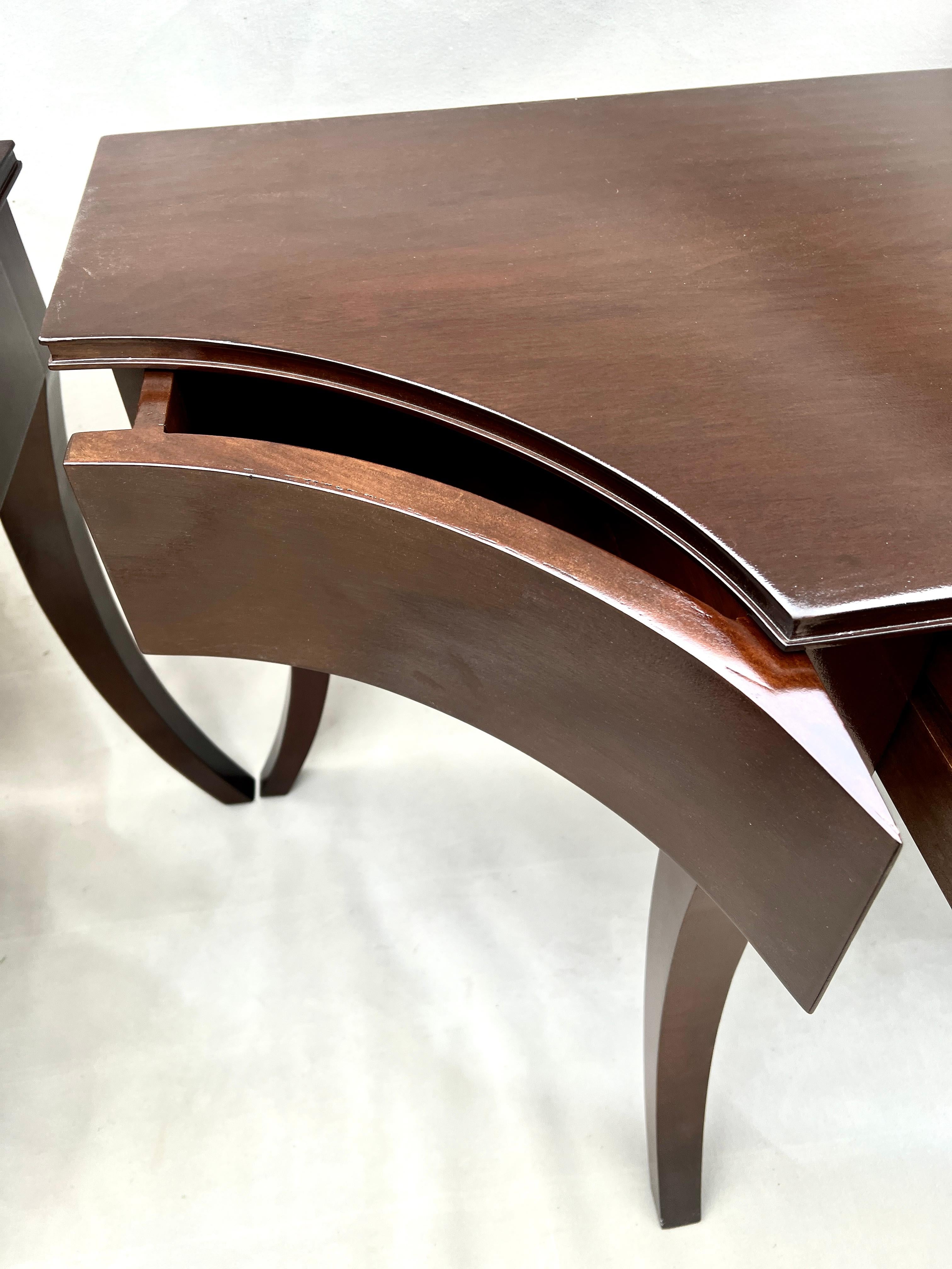 Pair Mahogany Rose Tarlow Melrose House Keats Console Tables with Three Drawers (Mahagoni) im Angebot