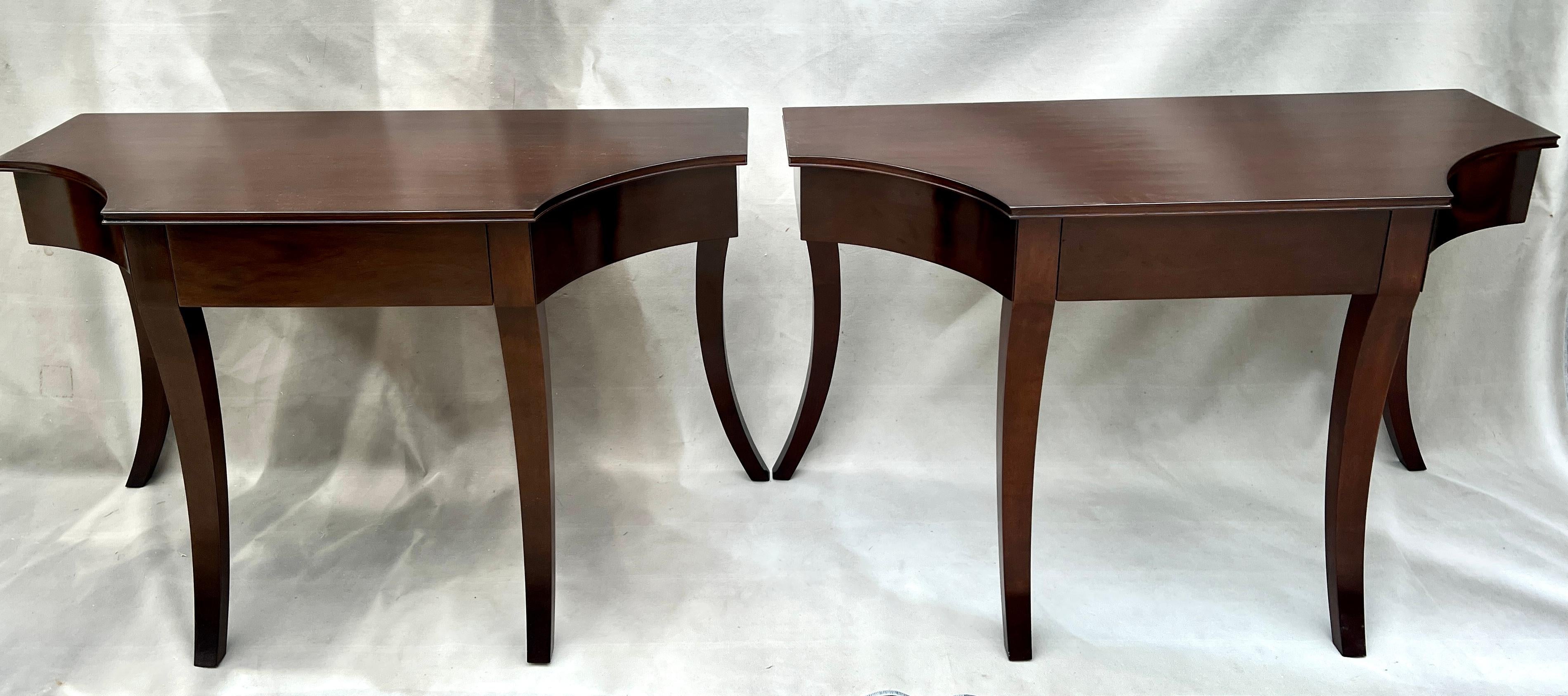 Pair Mahogany Rose Tarlow Melrose House Keats Console Tables with Three Drawers im Angebot 2
