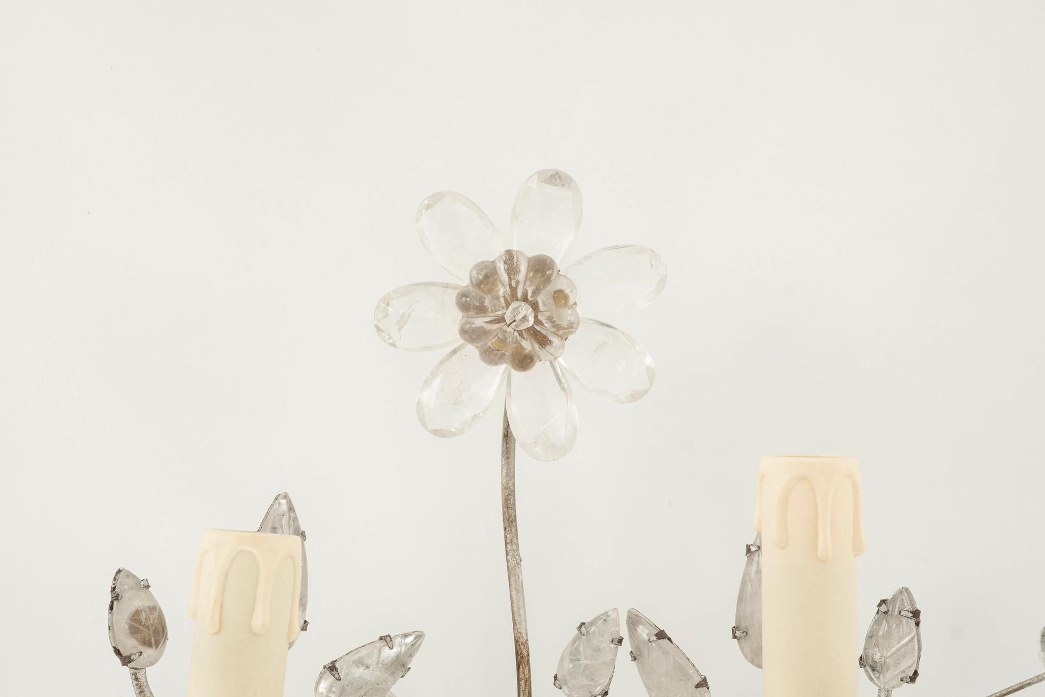 Paire d'appliques en forme d'urne en cristal de roche de style Maison Bagues Bon état - En vente à Houston, TX