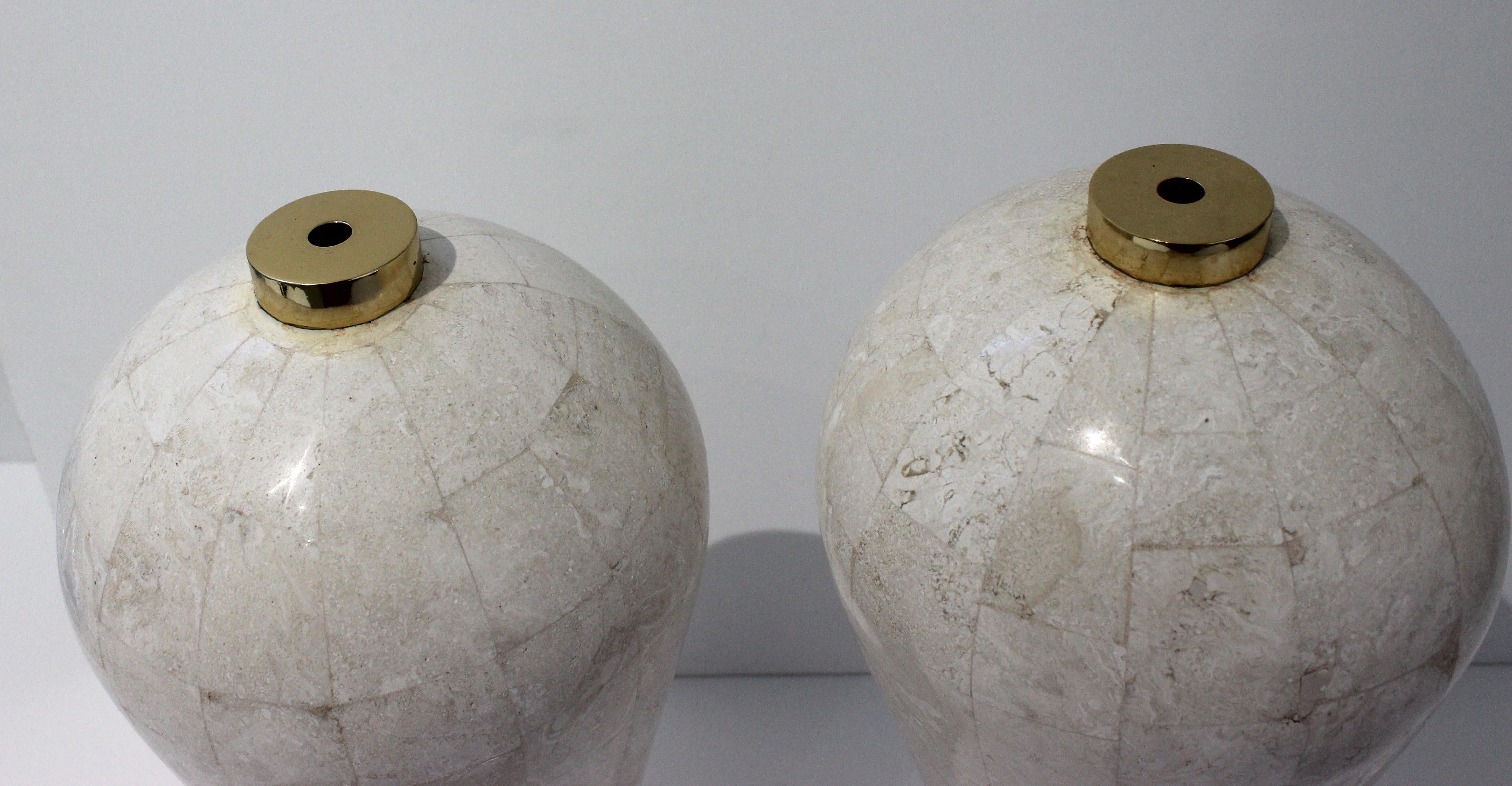 Pair Maitland Smith Garniture Vases in Tessellated Marble & Mother-of-Pearl In Good Condition For Sale In West Palm Beach, FL