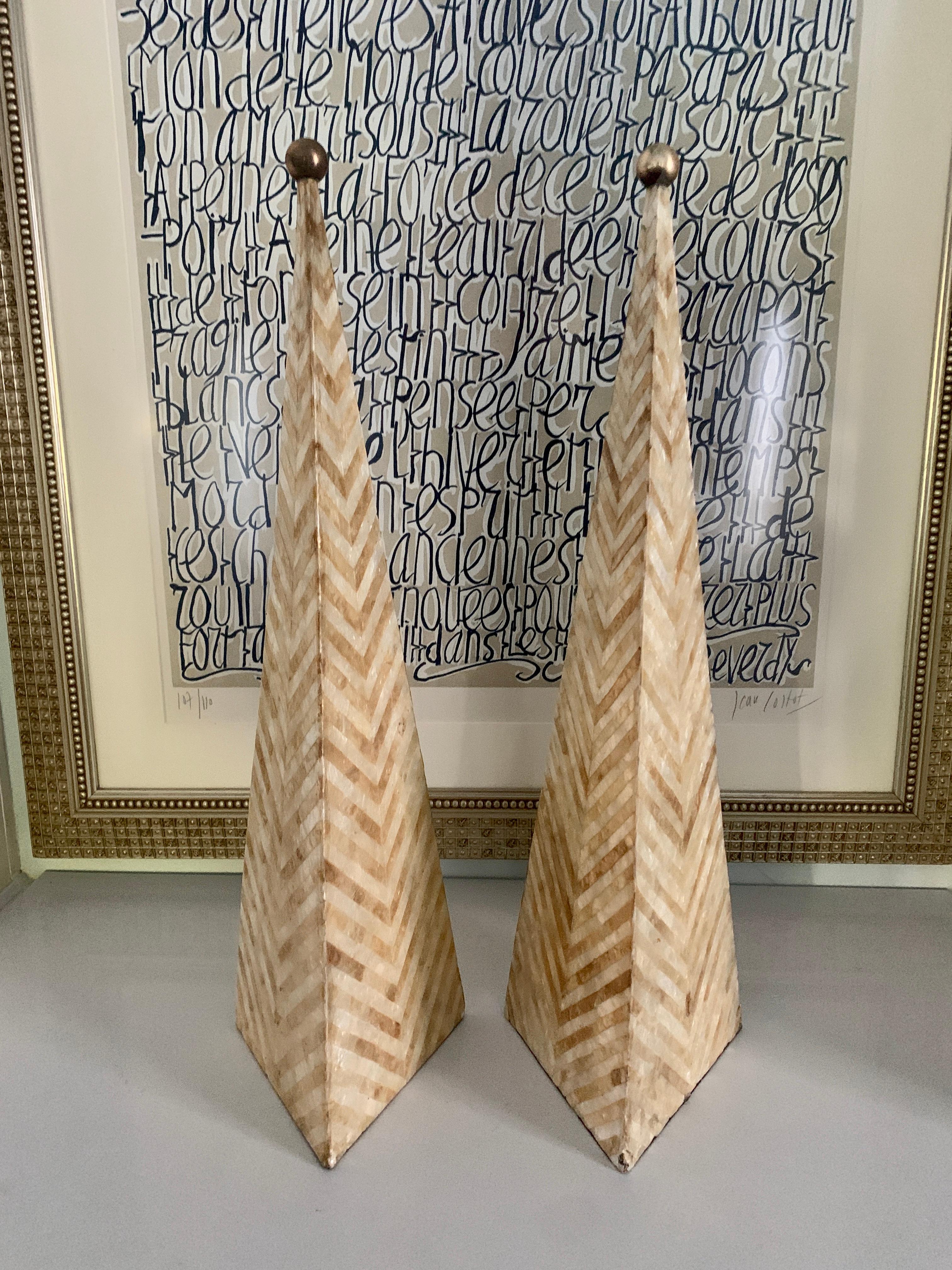 Pair of Maitland Smith Tessellated Mother of Pearl Obelisks with Brass Tip In Good Condition In Los Angeles, CA