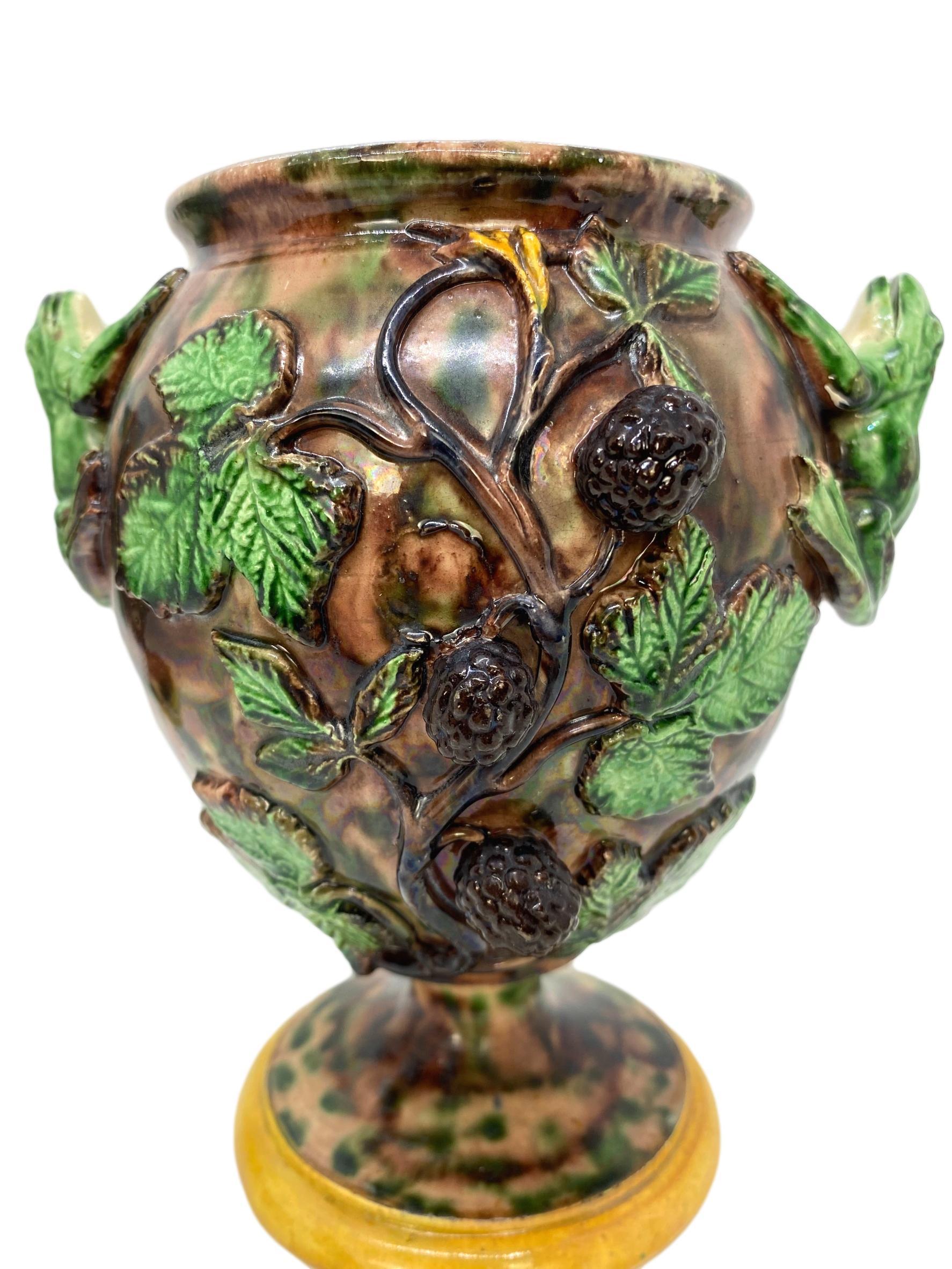 Victorian Pair of Majolica Palissy Ware Vases with Frogs, Thomas Sergent French circa 1885