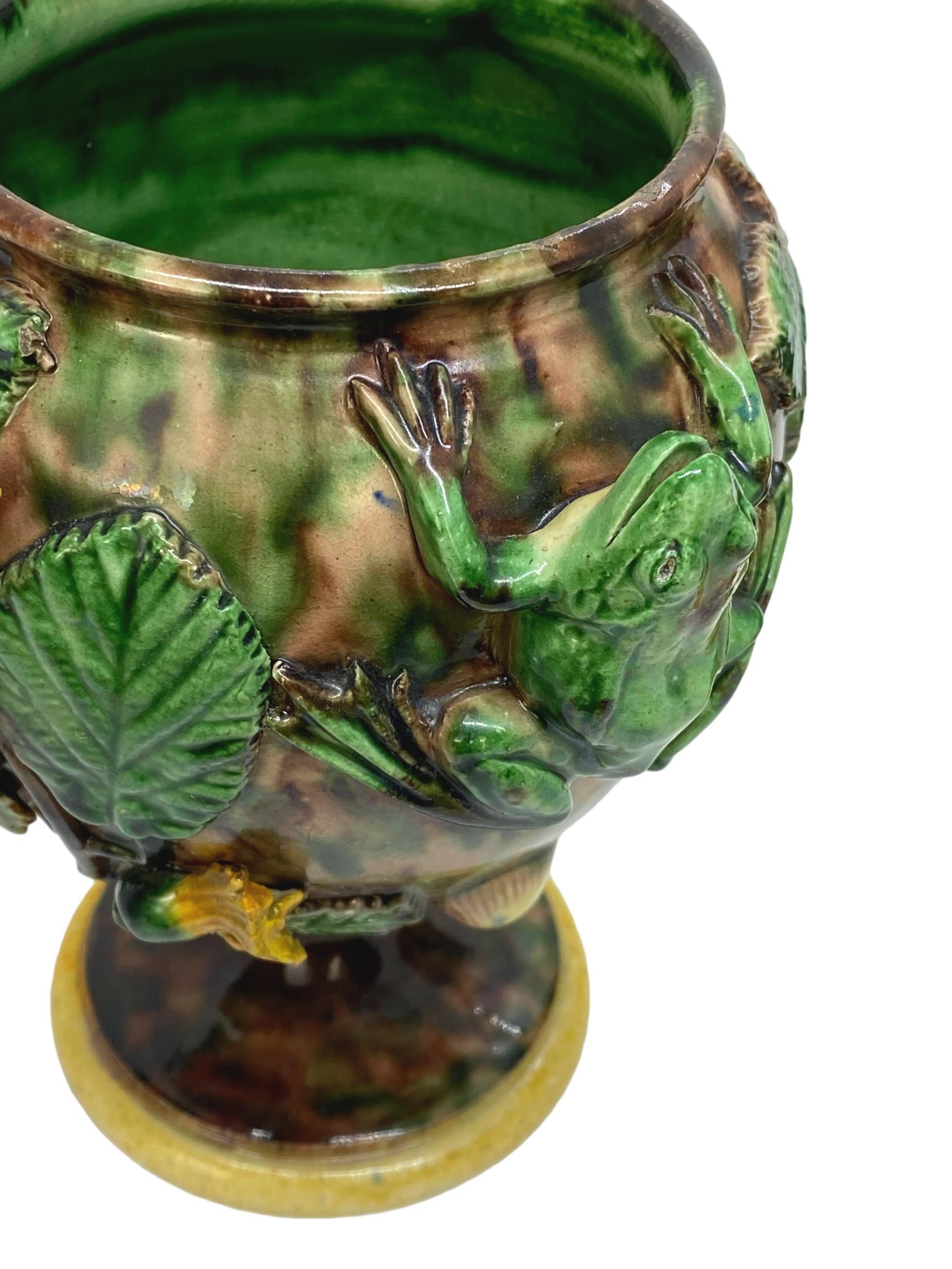 Pair of Majolica Palissy Ware Vases with Frogs, Thomas Sergent French circa 1885 In Good Condition In Banner Elk, NC