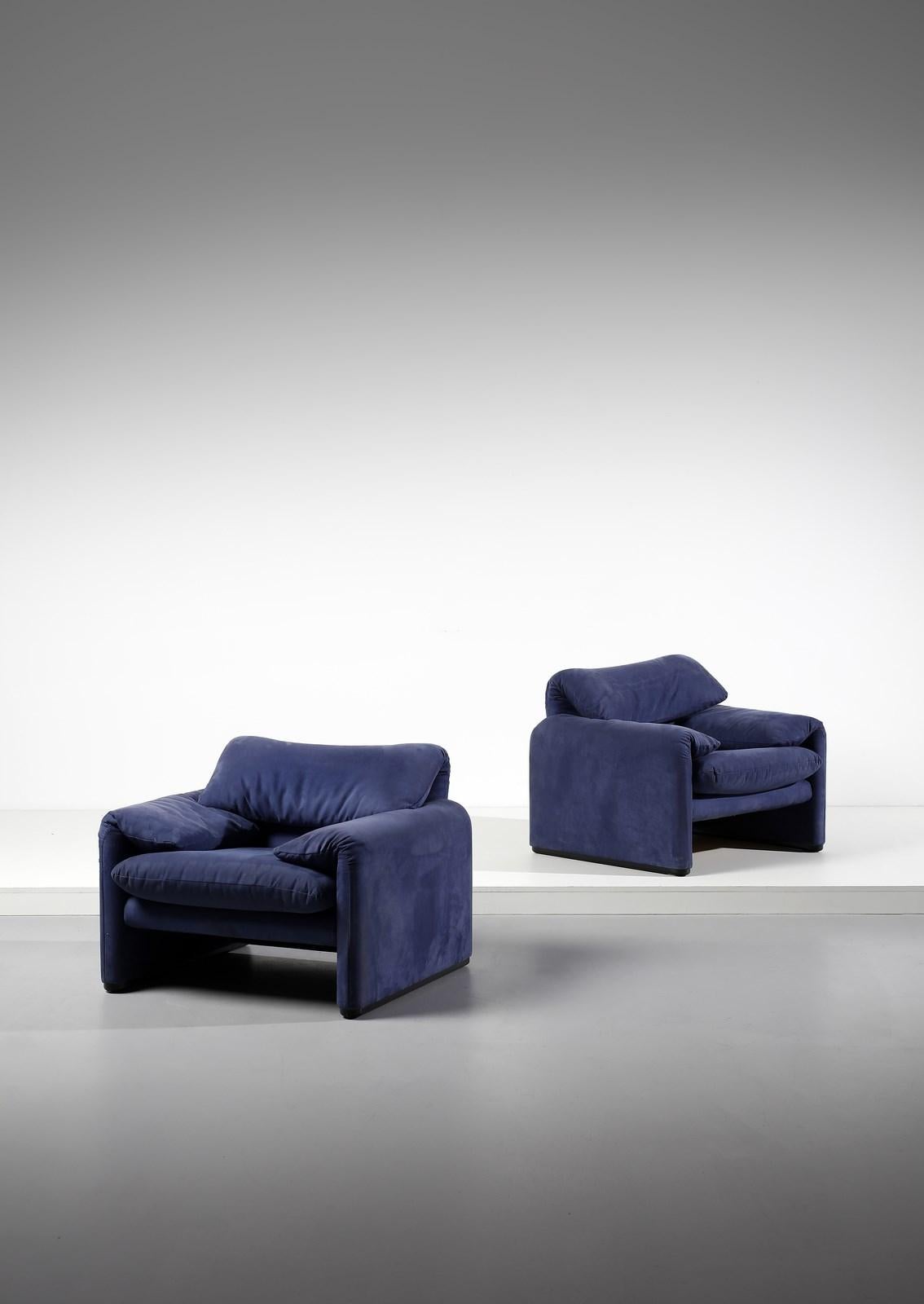 Mid-20th Century Pair Maralunga Armachairs by Vico Magistretti from Cassina