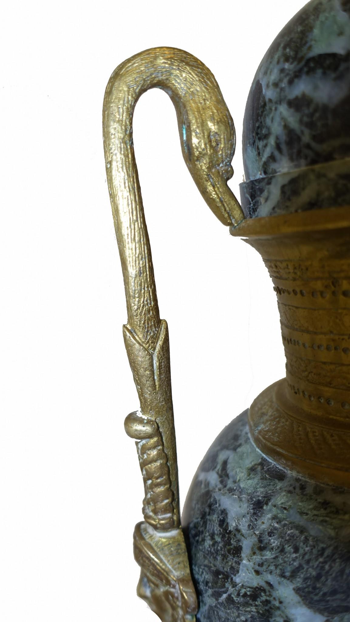 Paire d'Urnes Amphora Cassolettes en Marbre Empire Français 1880 Bon état - En vente à Potters Bar, GB