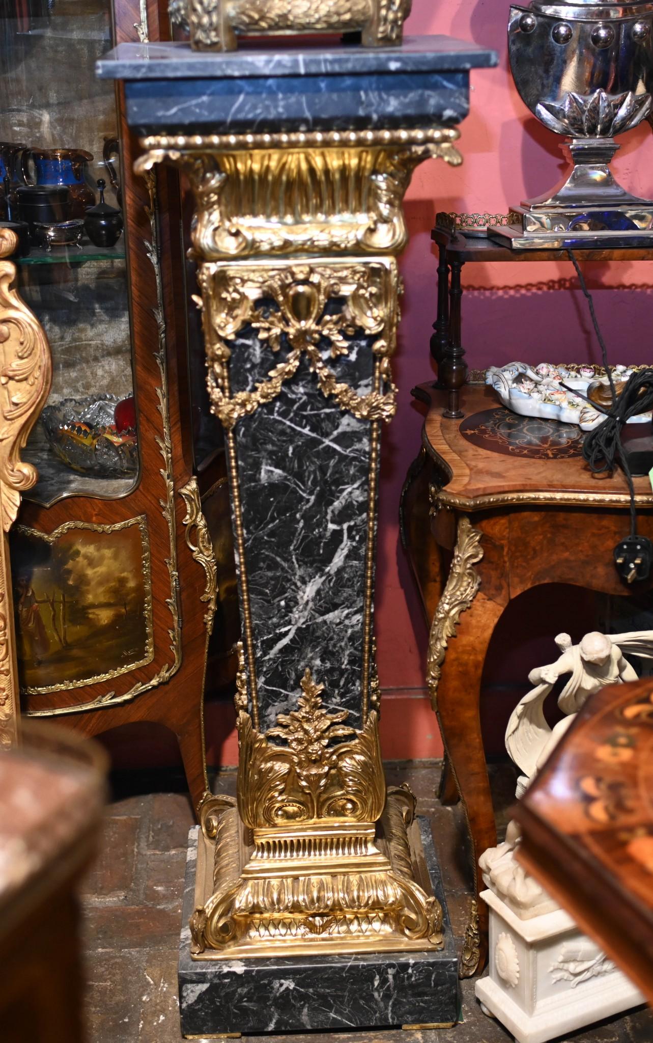 Paire de Pedestal Stands en marbre - French Empire Table Column Supports en vente 4