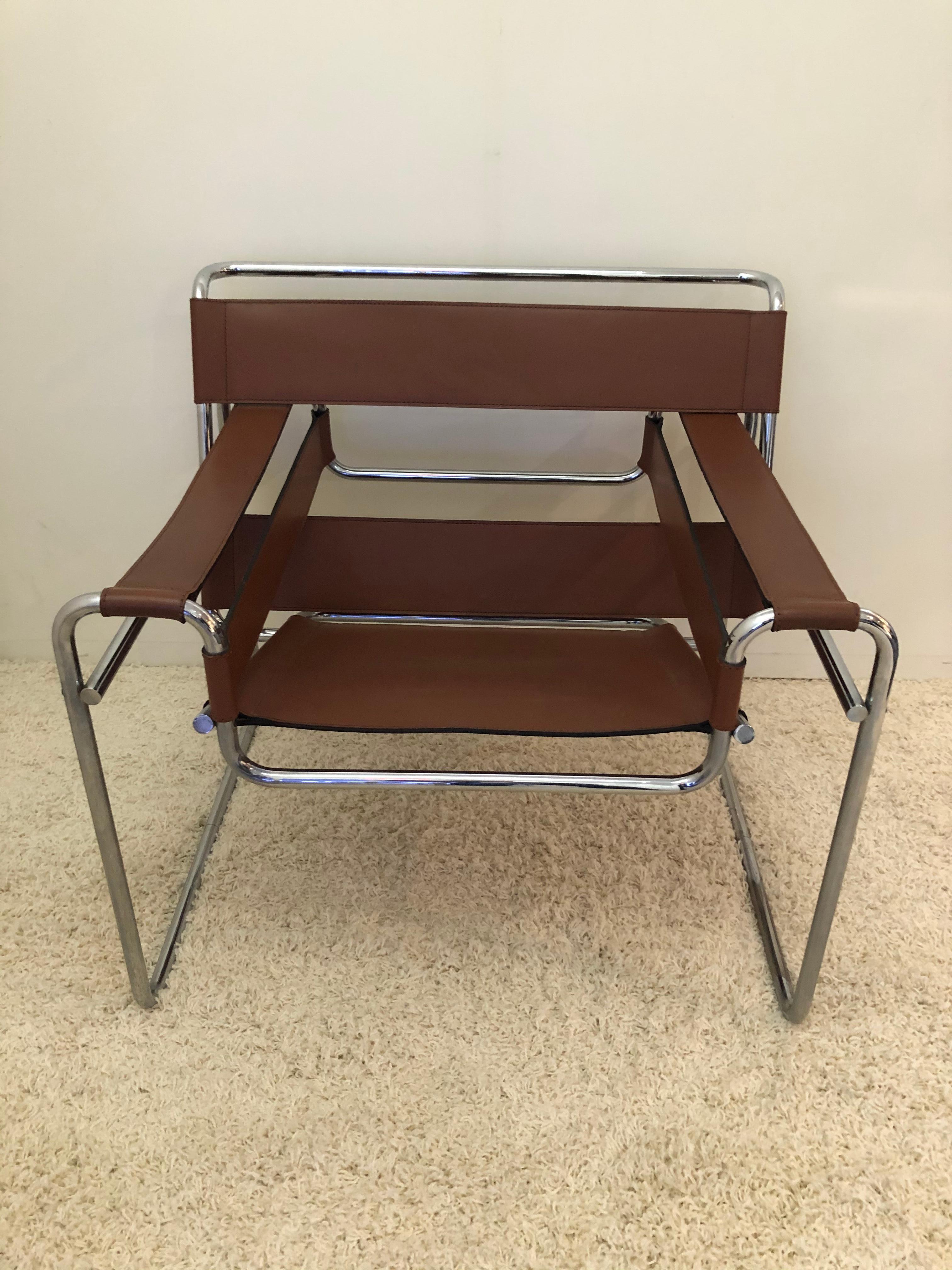 Pair of Marcel Breuer Wassily Leather Lounge Chairs Gavina for Charles Stendig In Good Condition In Westport, CT